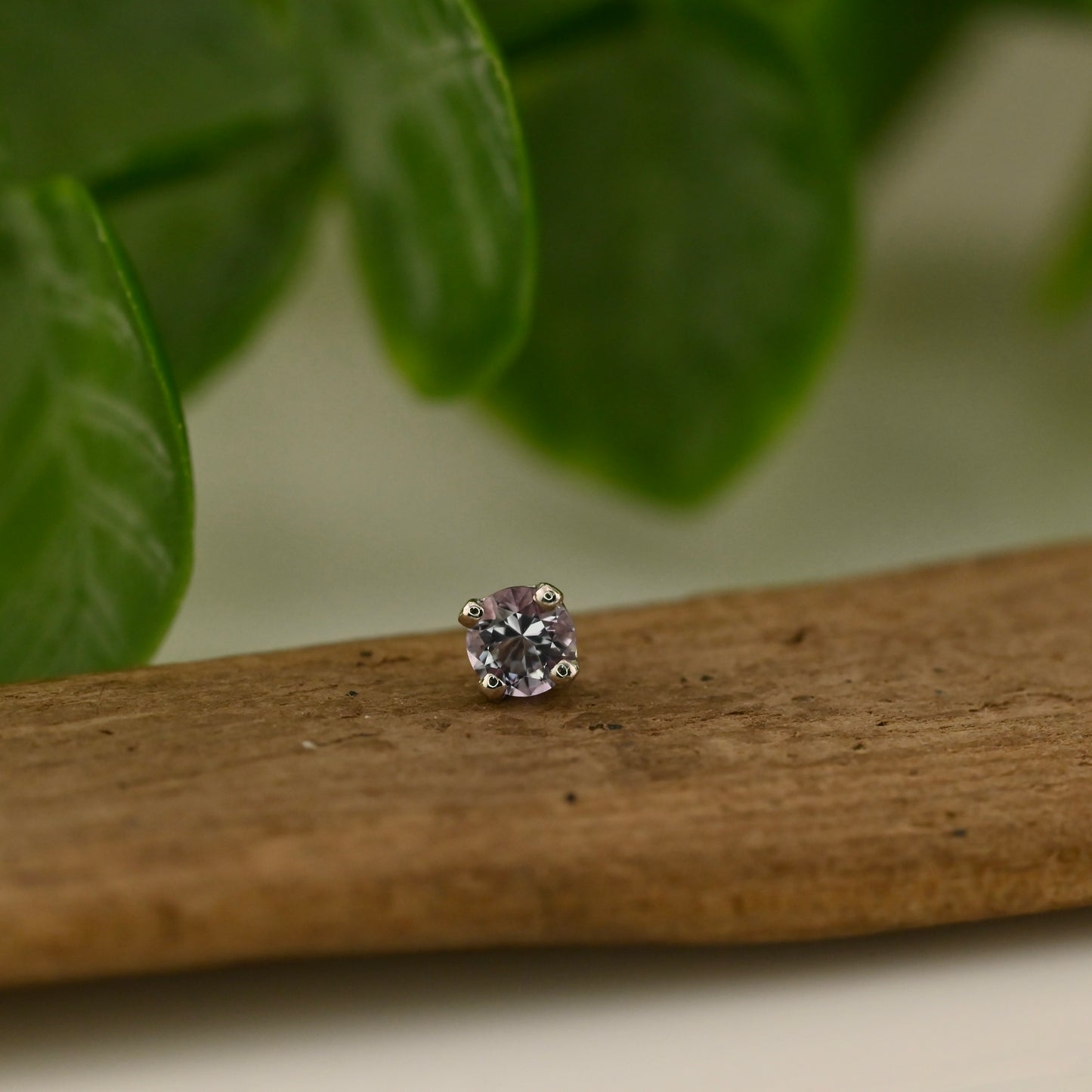 3mm Round 4 Prong - Threadless