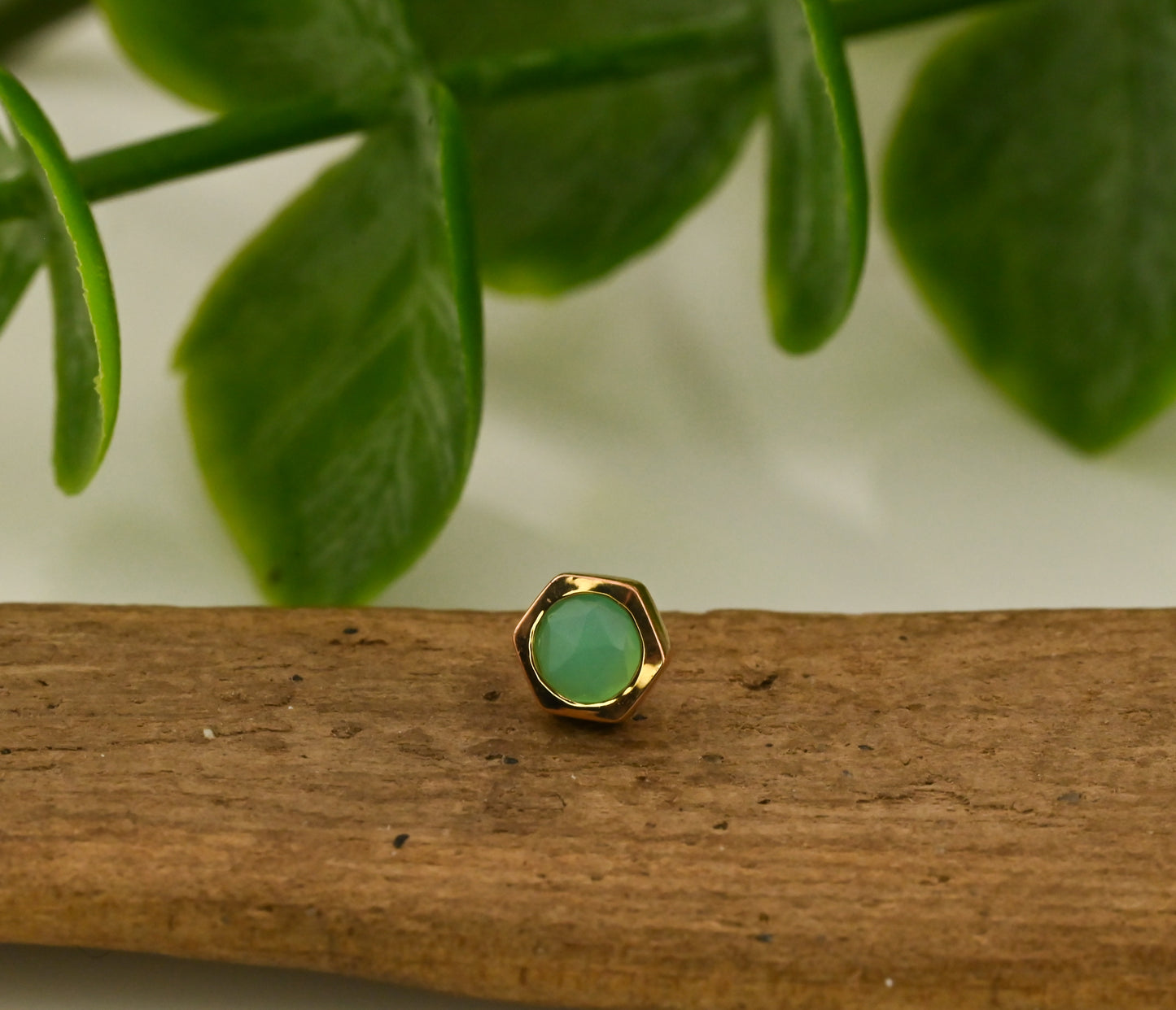 4mm Single Honeycomb with Gemstone - Threadless