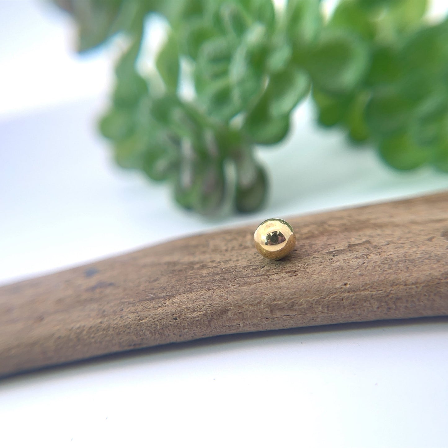 18K Threadless Ball