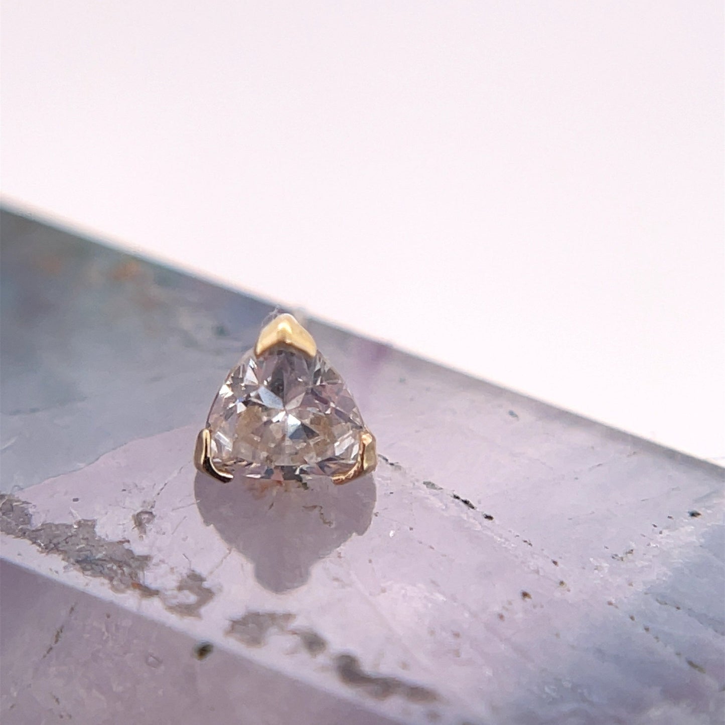 18K Gold Trillion - 4mm - Agave in Bloom