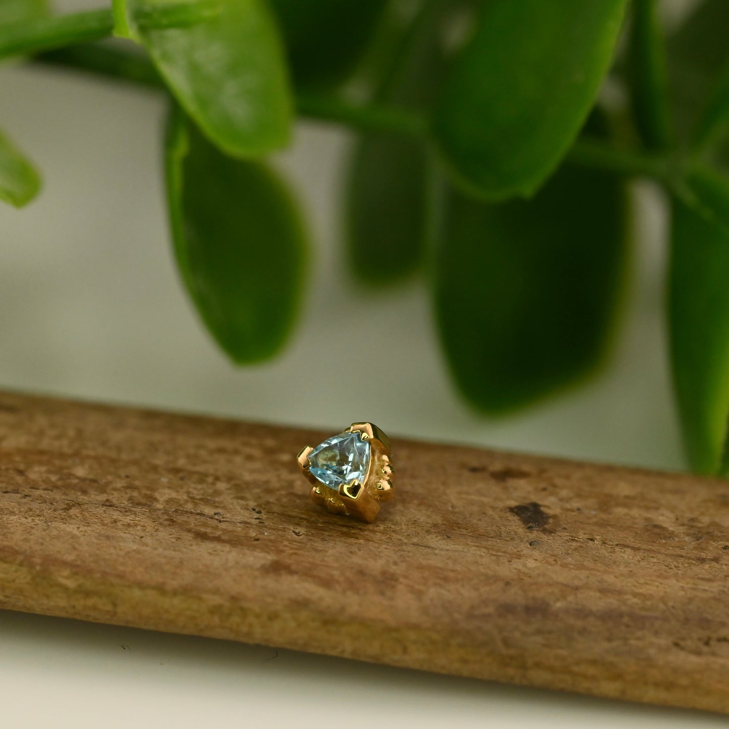 Beaded Trillion 4mm