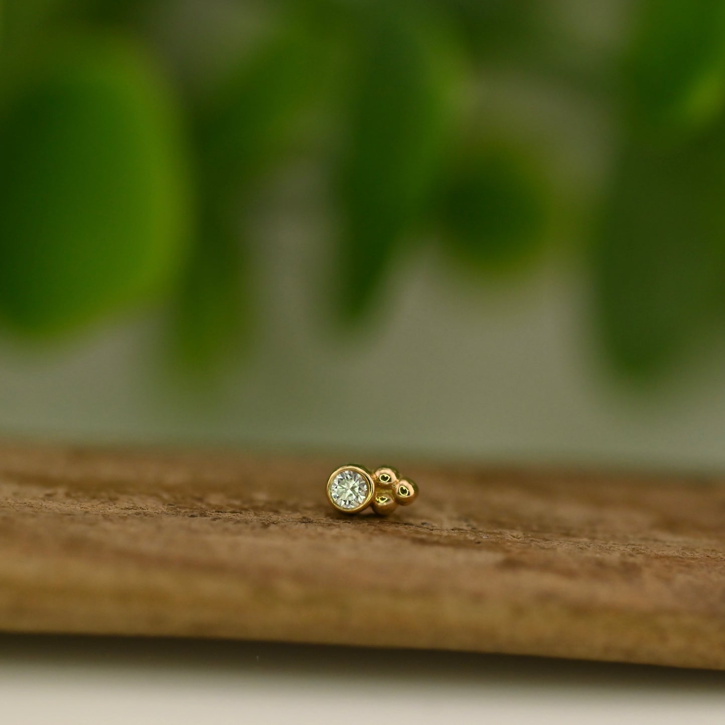 1.5mm Round Bezel with Tri Bead Accent