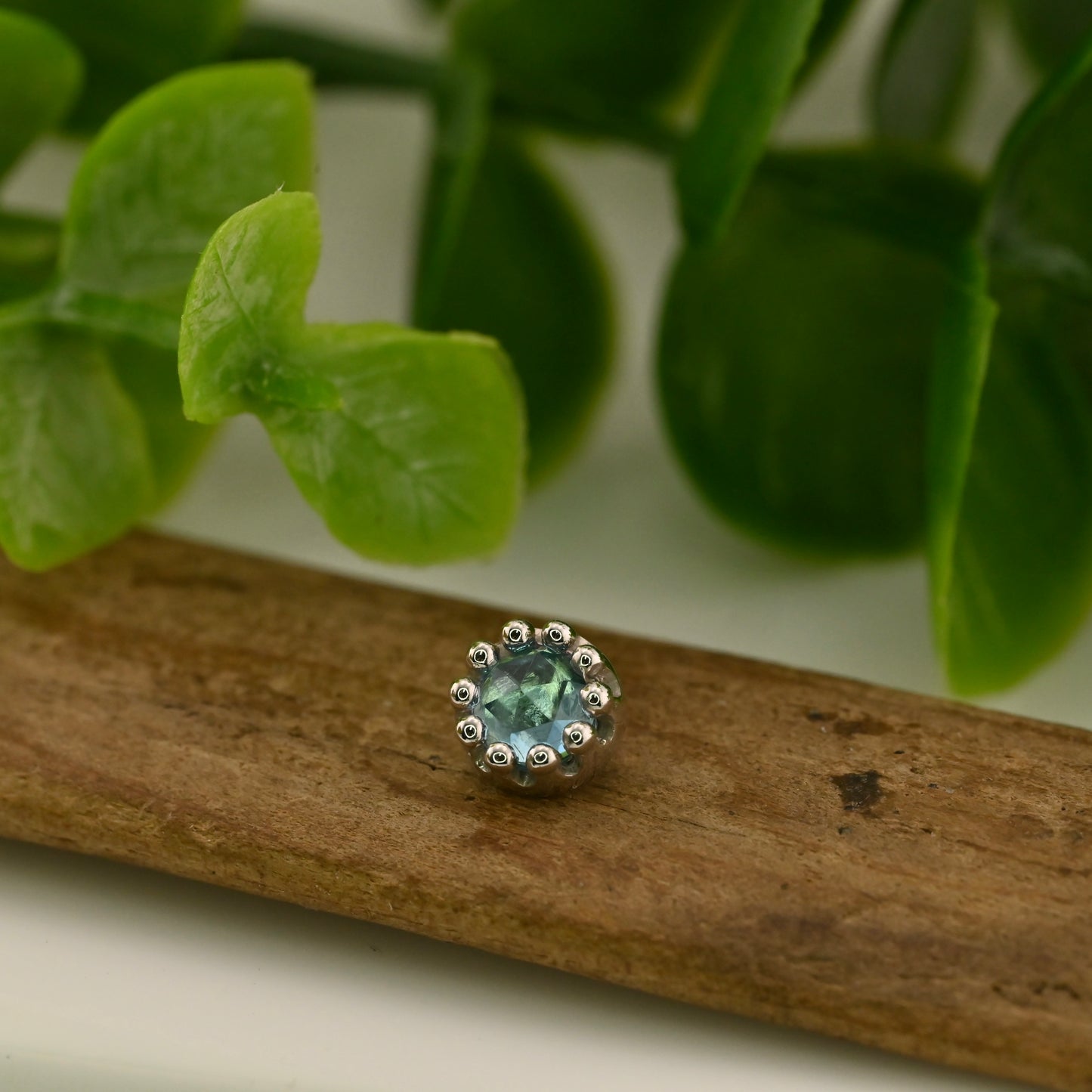 Cabochon Crown Prong