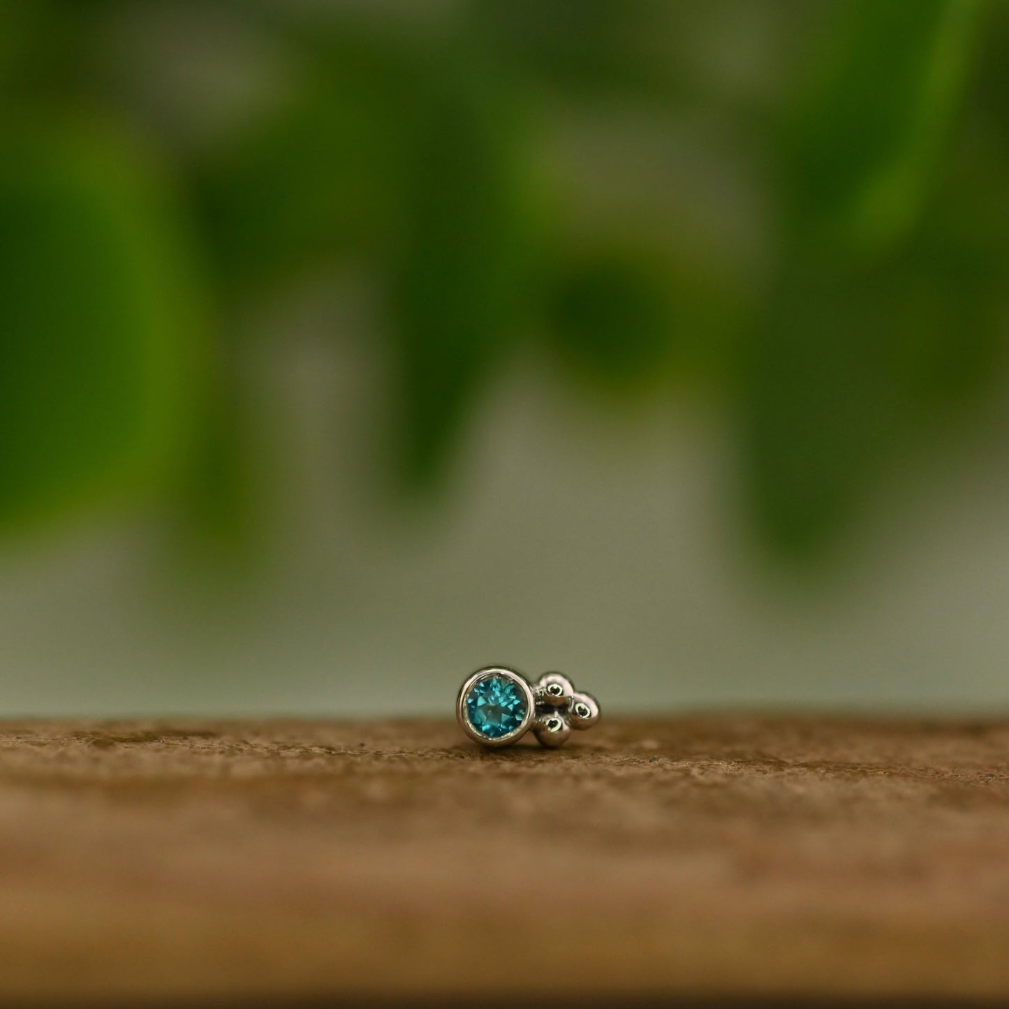 2mm Round Bezel with Tri Bead Accent