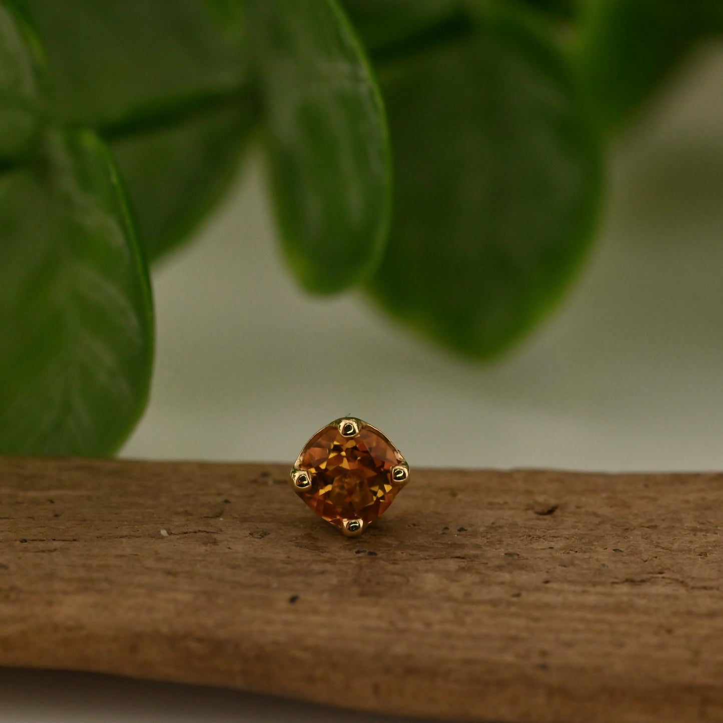4mm Round 4 Prong - Threadless