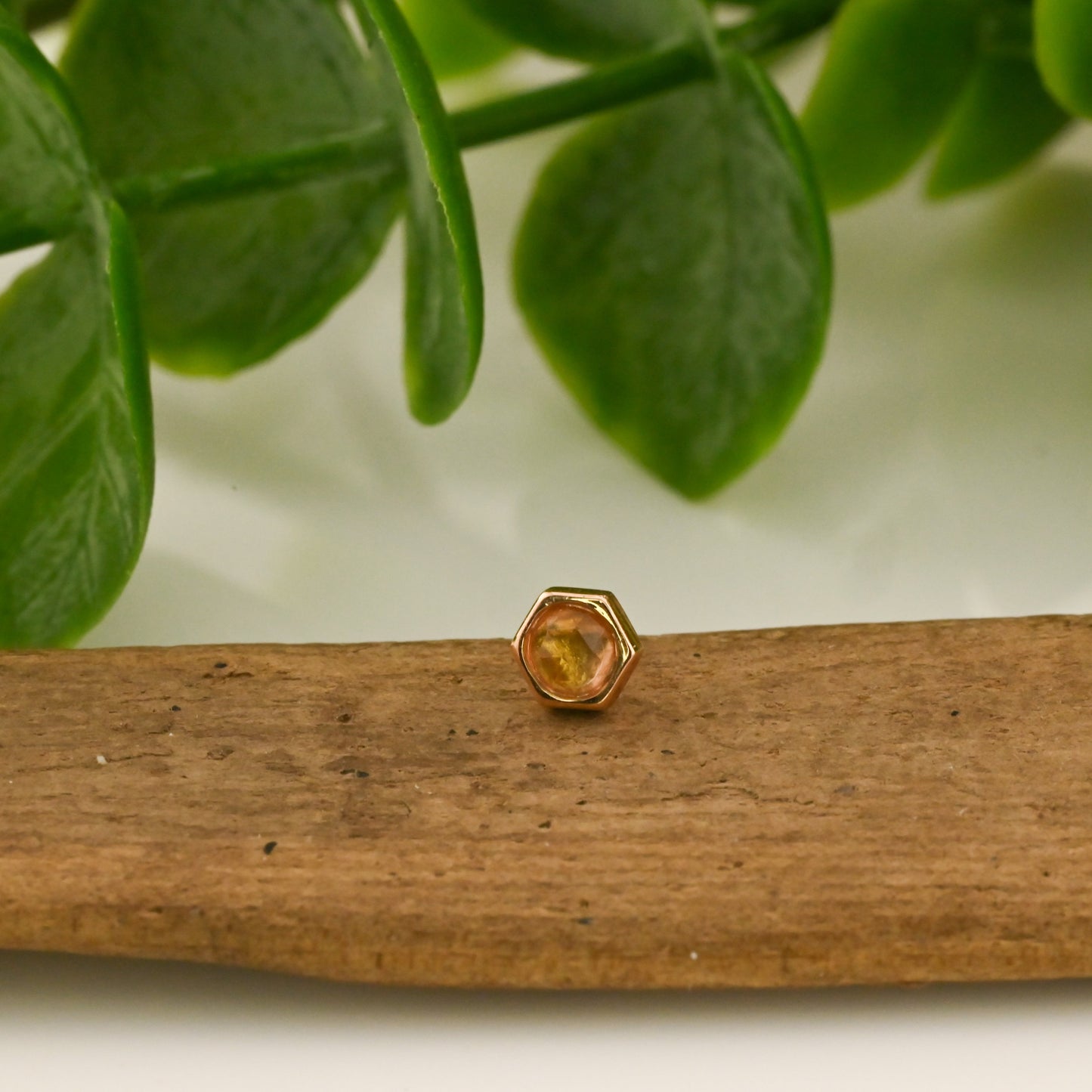 4mm Single Honeycomb with Gemstone - Threadless