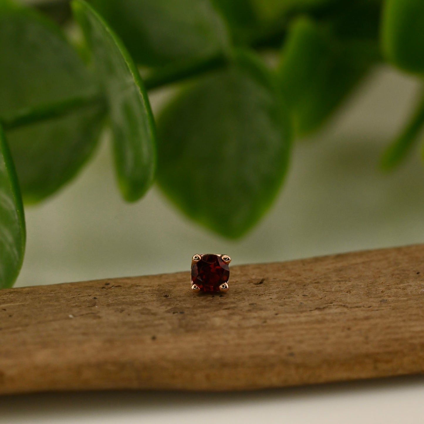 3mm Round 4 Prong - Threadless