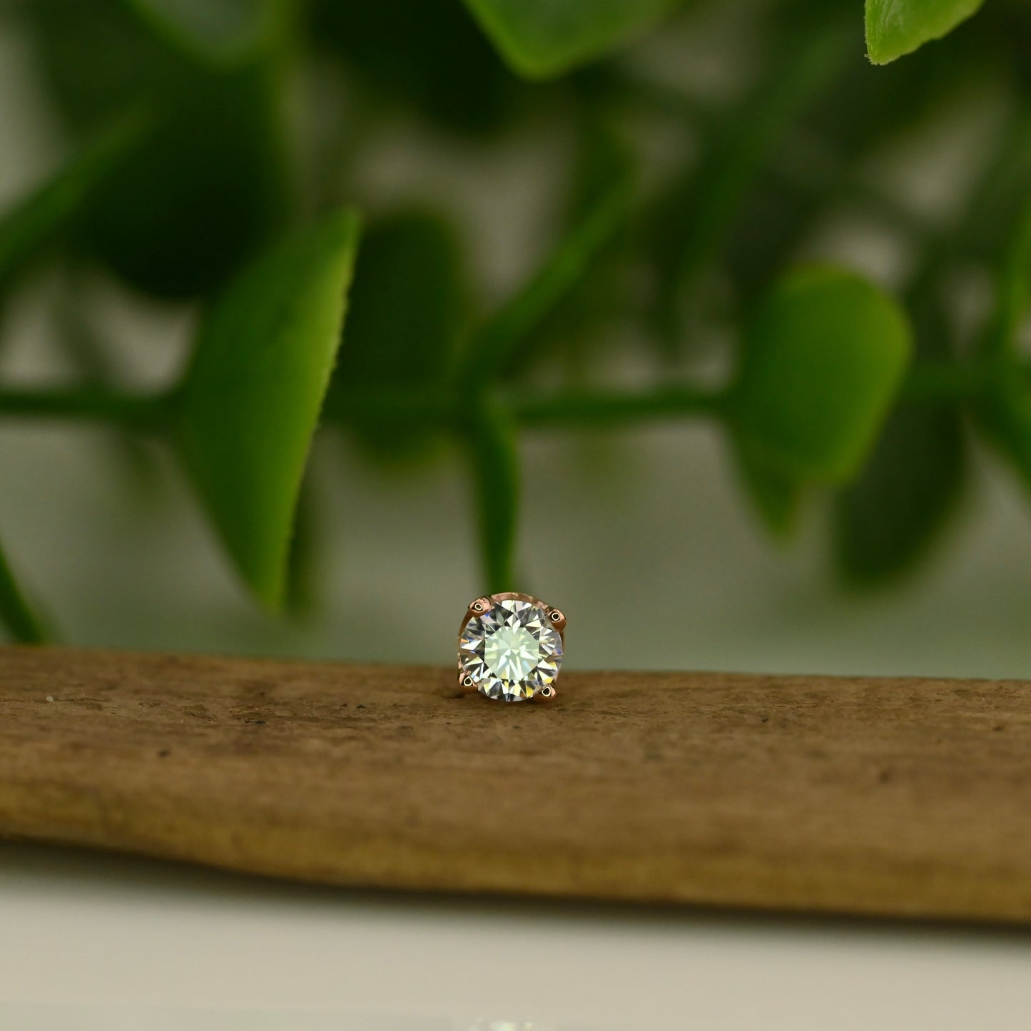 4mm Round 4 Prong - Threadless