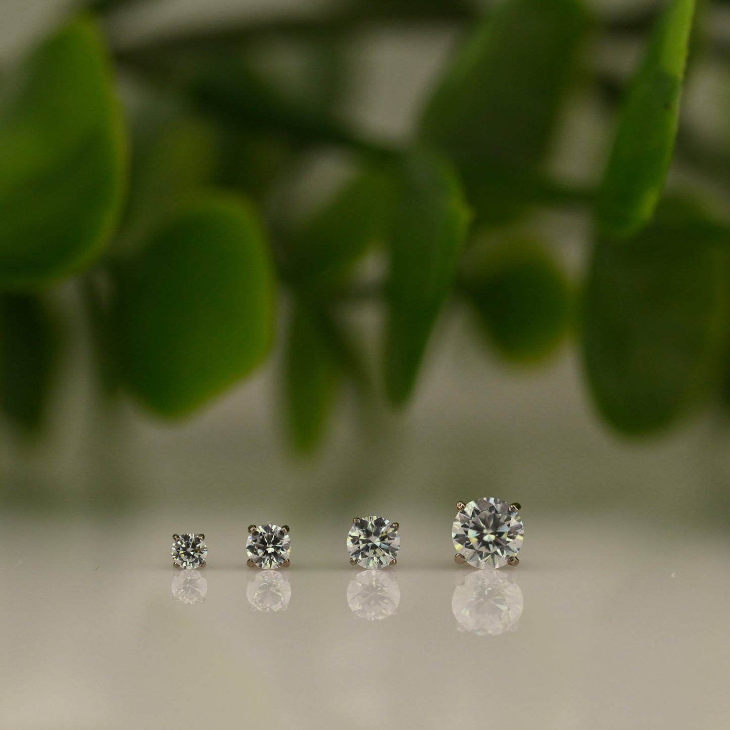18K Gold Tiffany Prong Set Clear Swarovski
