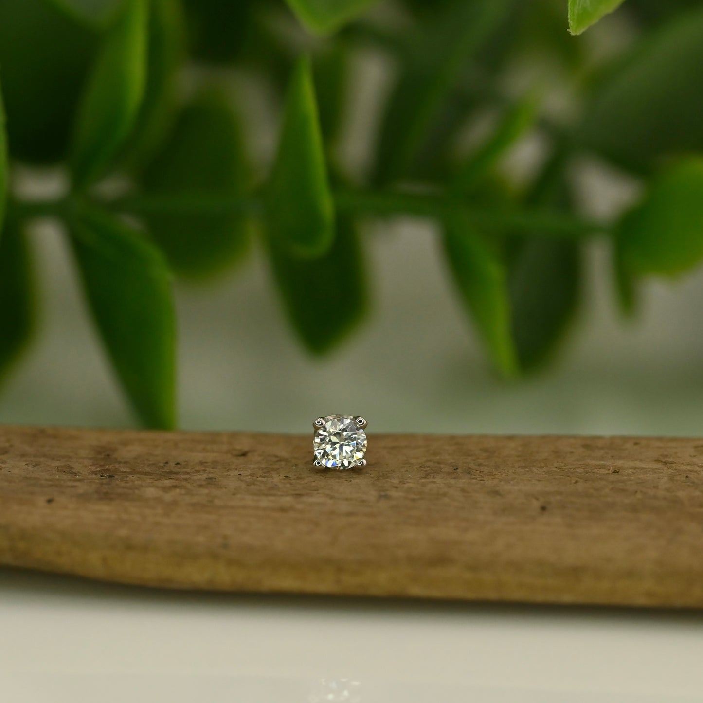 3mm Round 4 Prong - Threadless