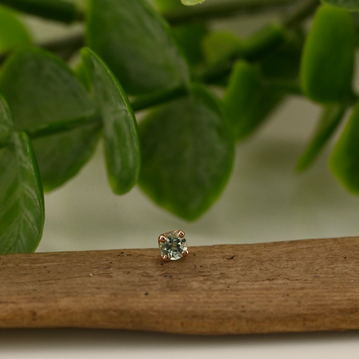 3mm Round 4 Prong - Threadless