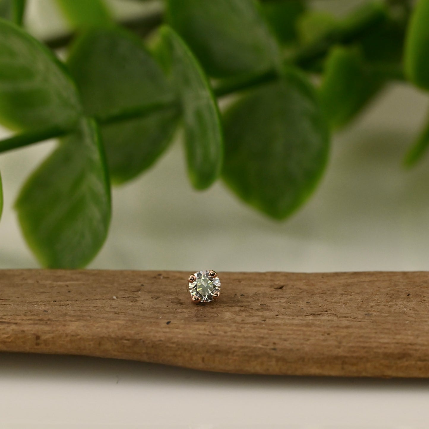 3mm Round 4 Prong - Threadless