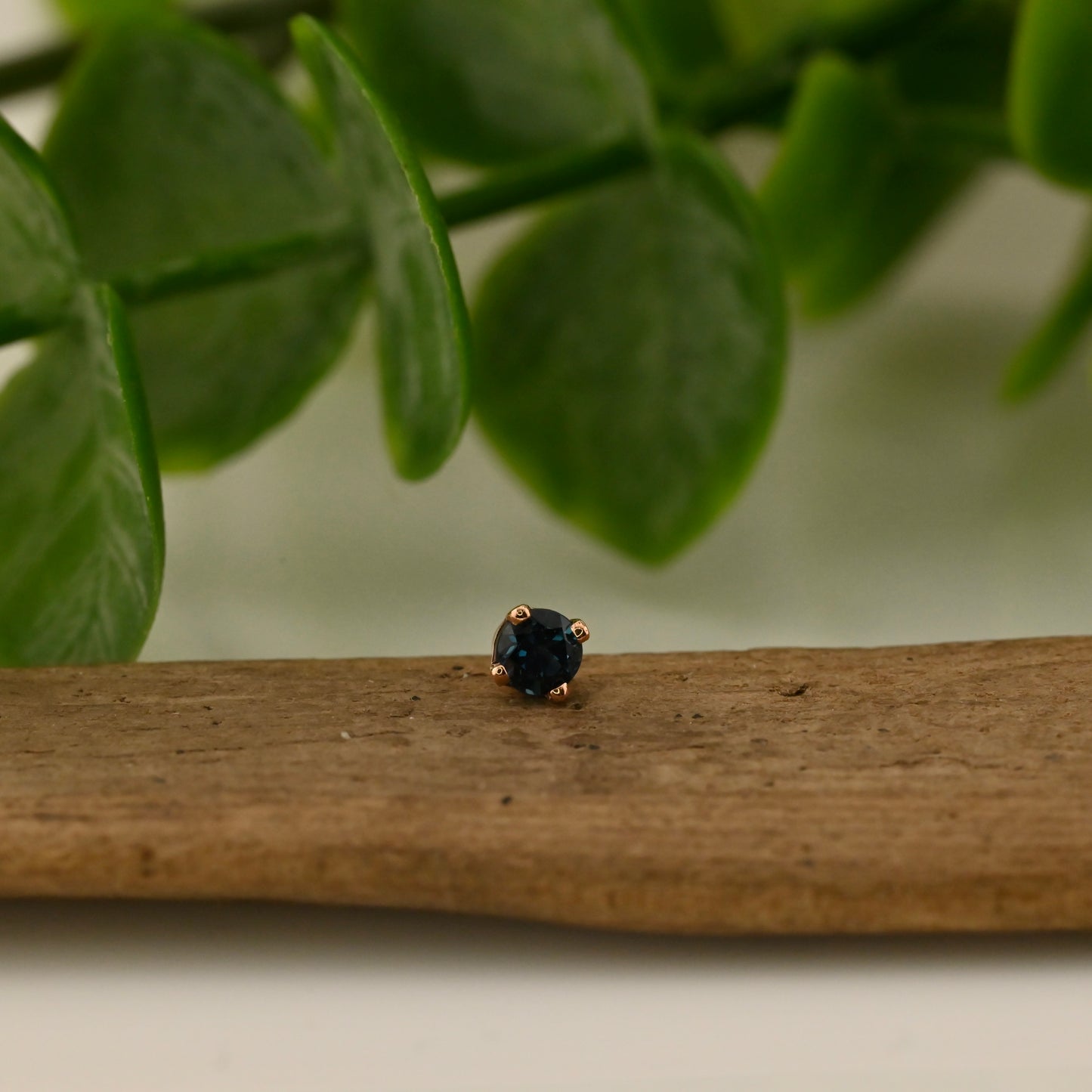 3mm Round 4 Prong - Threadless