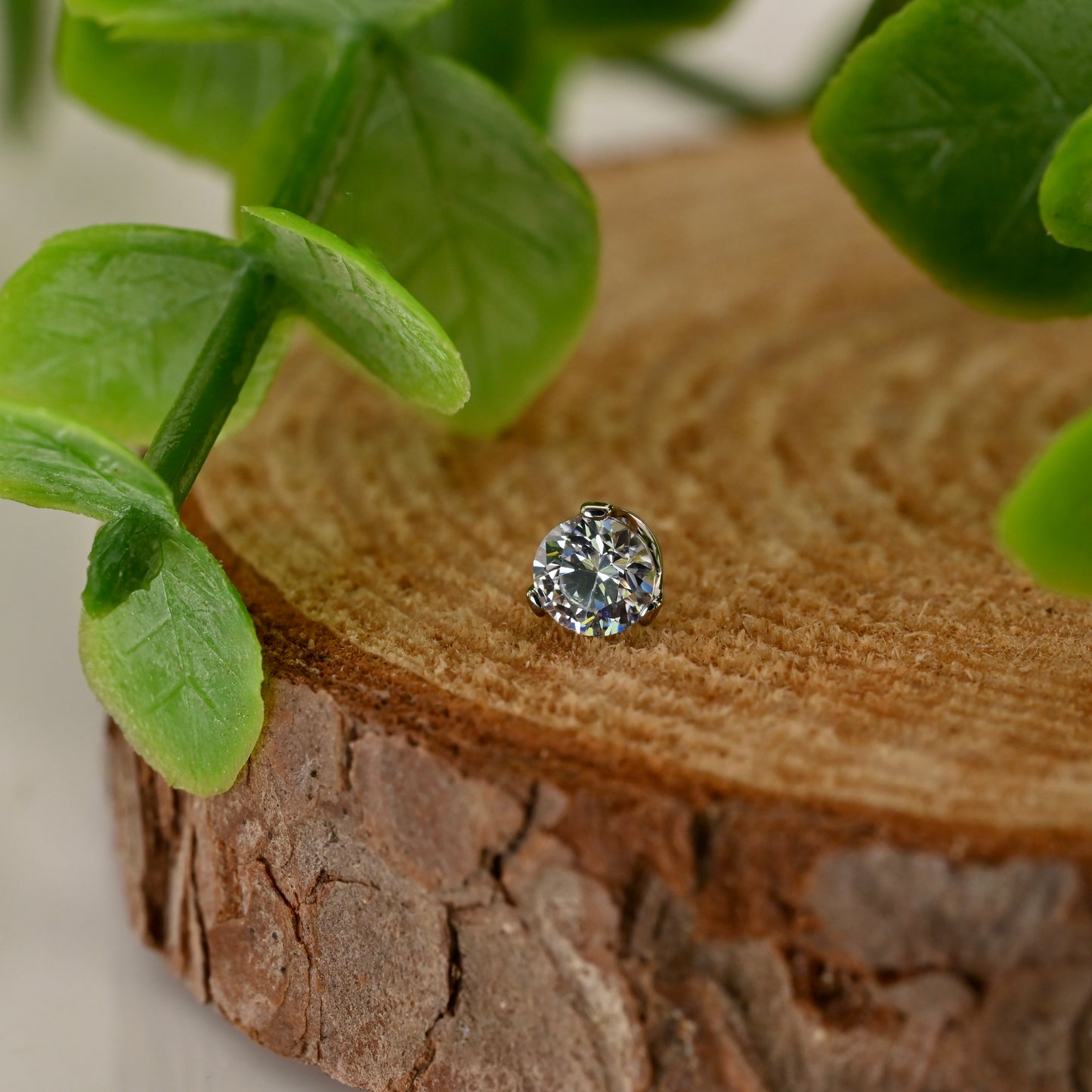 Titanium Faceted 3 Prong Set Gem - 14g Threaded