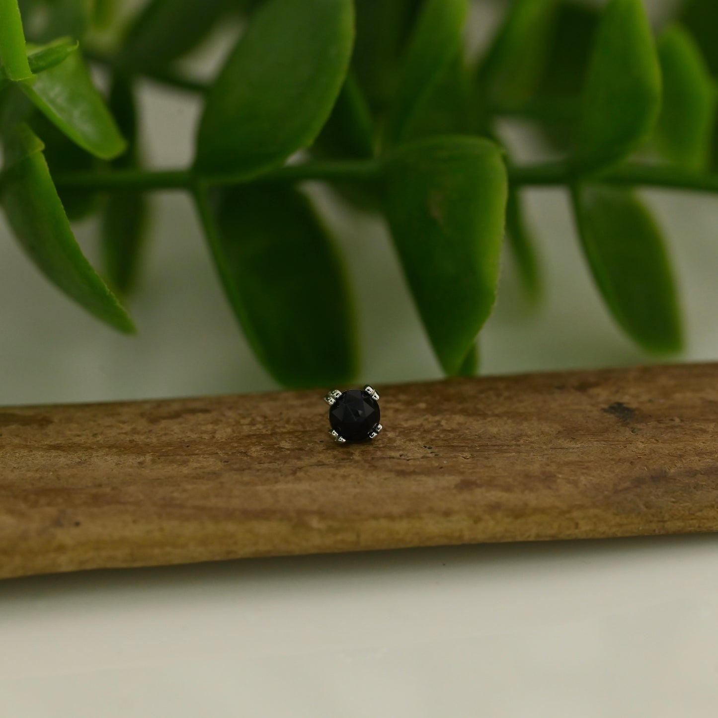 3mm Round Cab Prong - Threadless