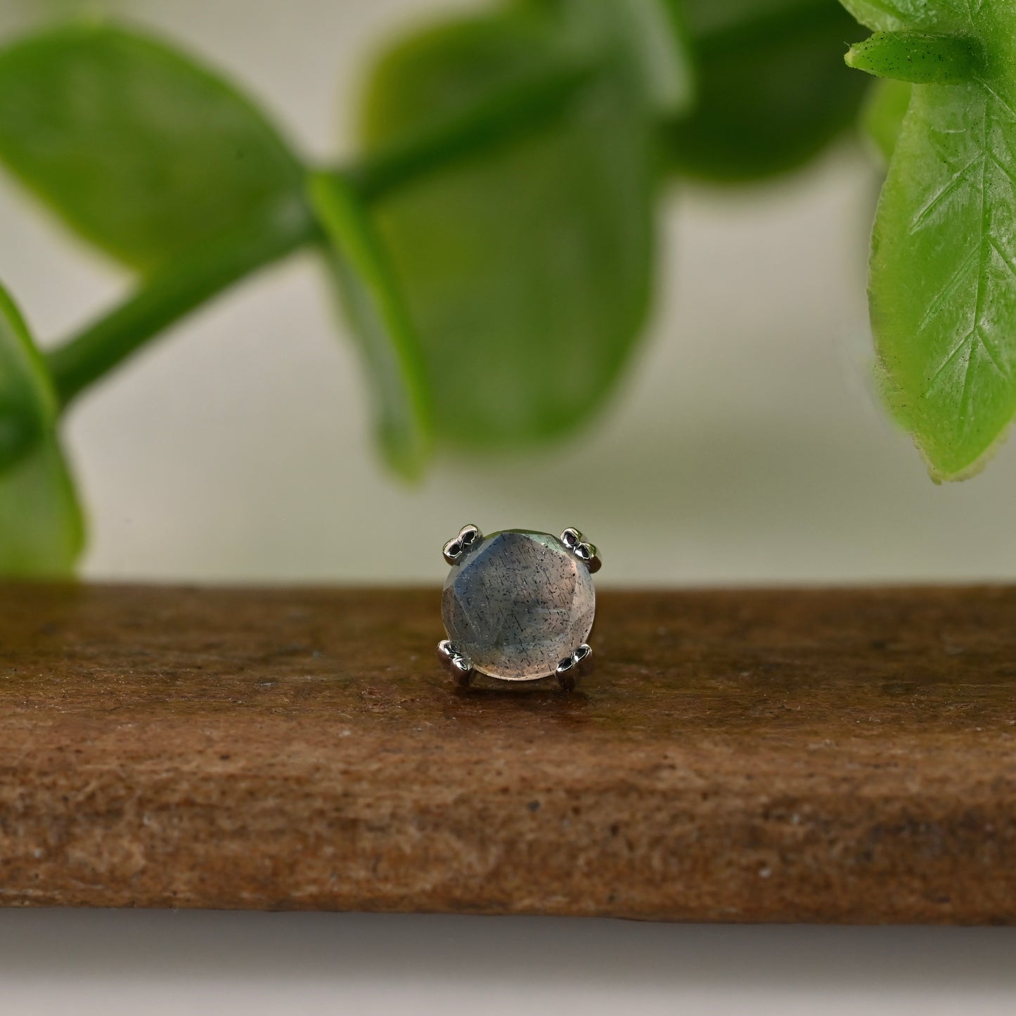 4mm Round Cab Prong - Threadless