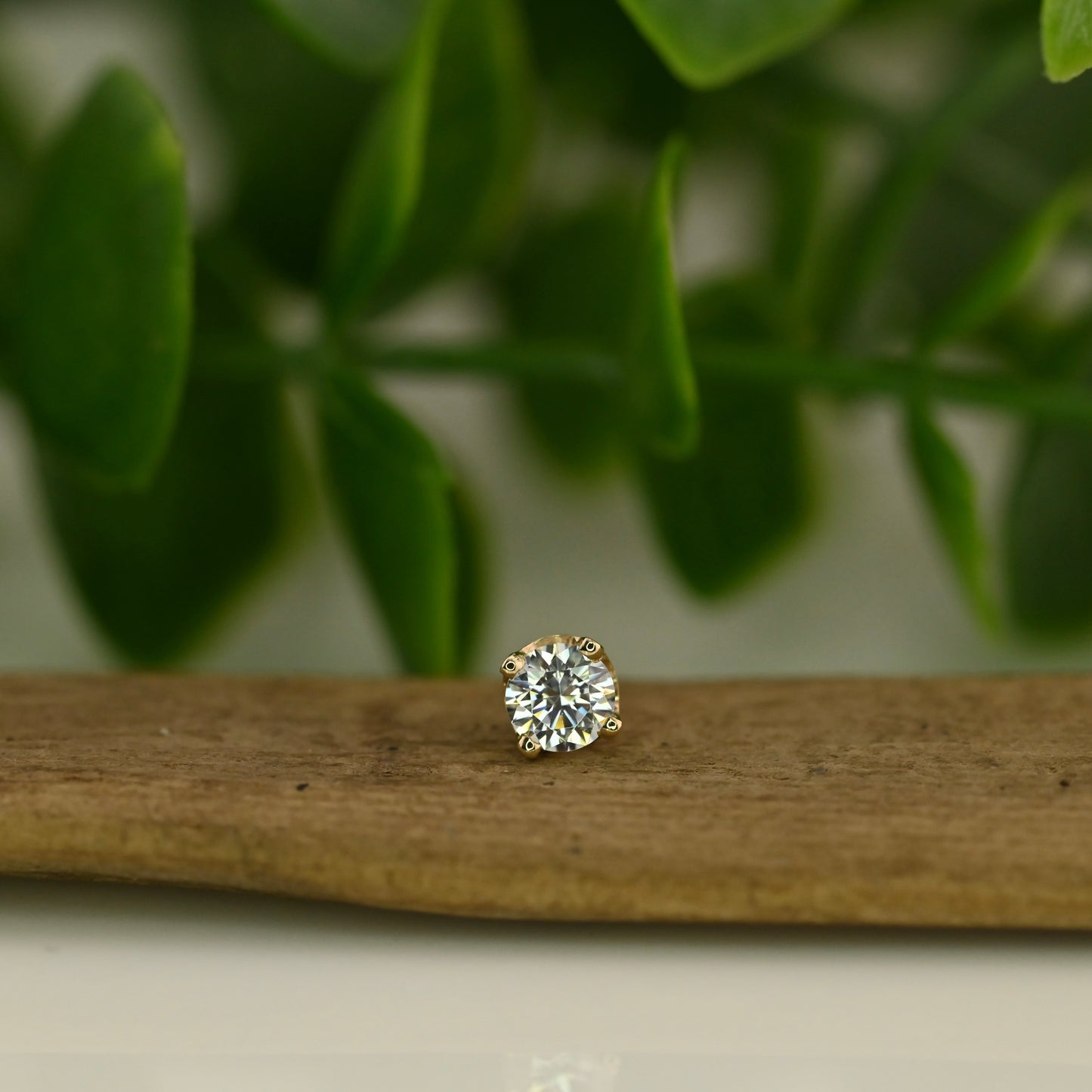 4mm Round 4 Prong - Threadless