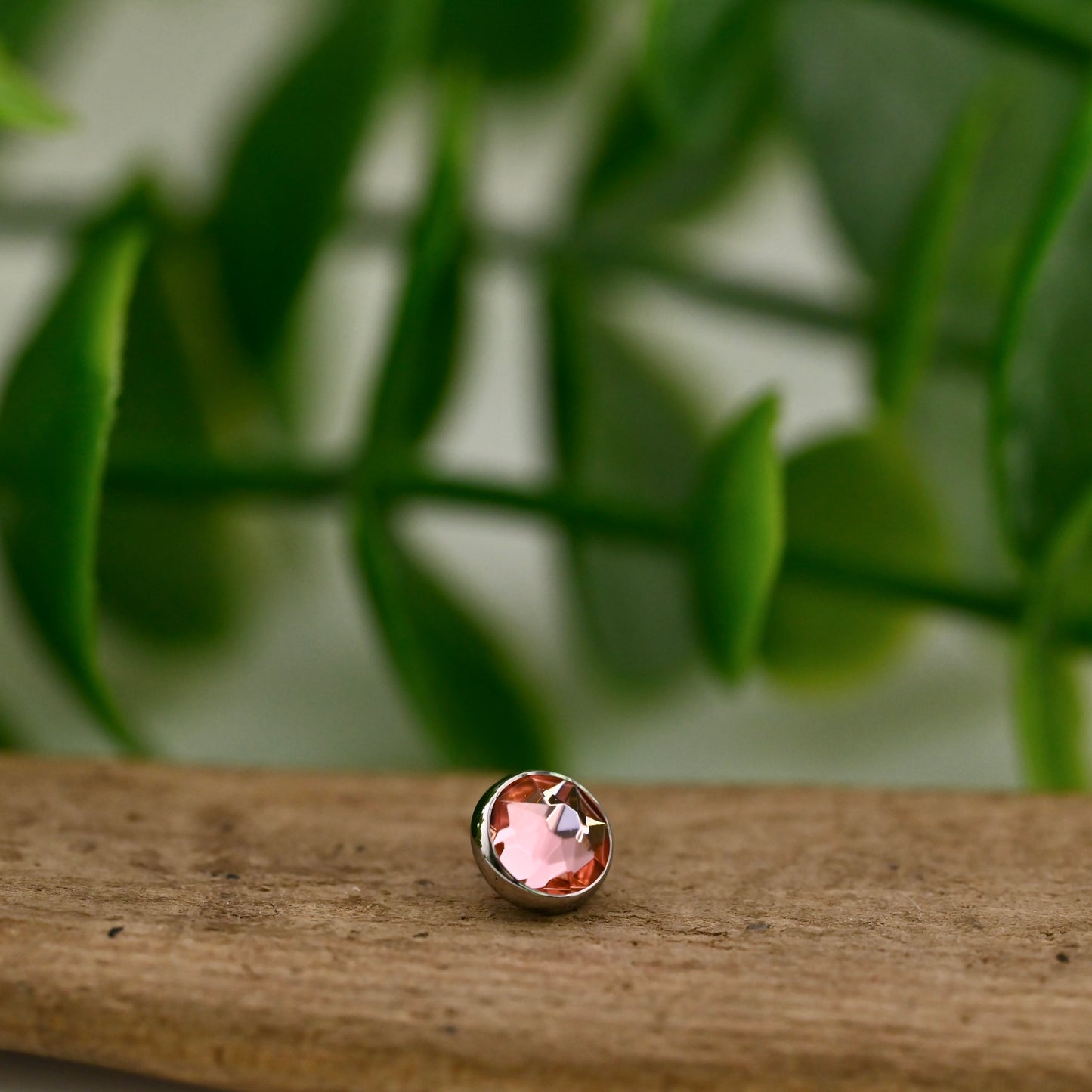 Titanium Bezel Set Gem - 14g Threaded
