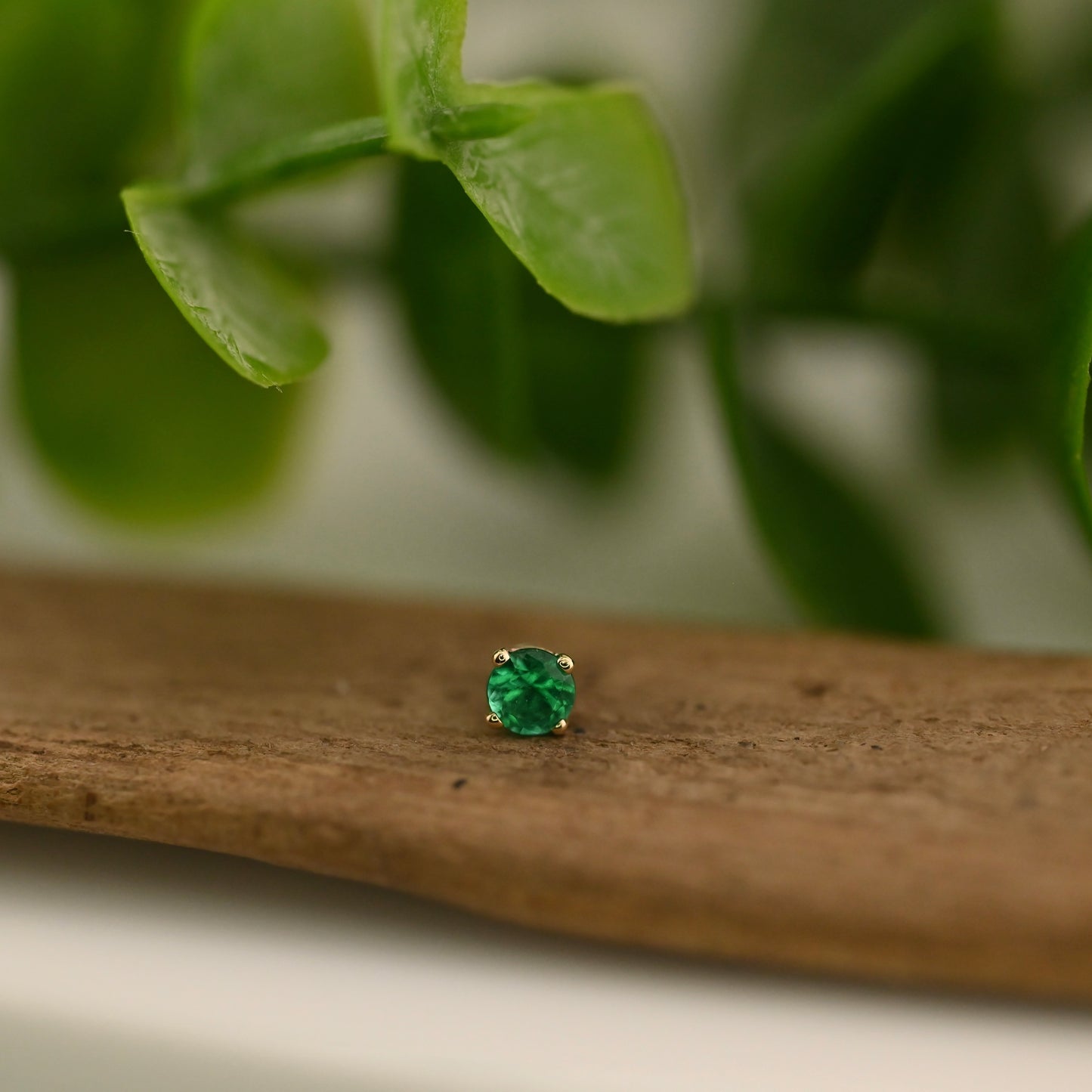 3mm Round 4 Prong - Threaded