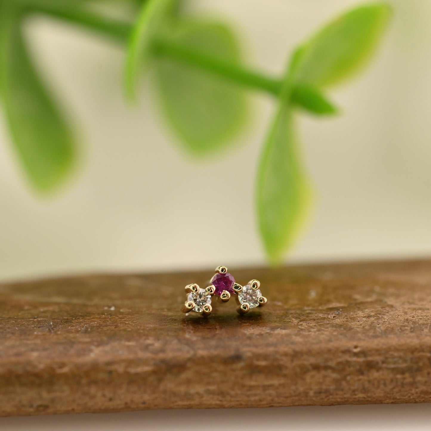 Muse with 1.5mm Gems