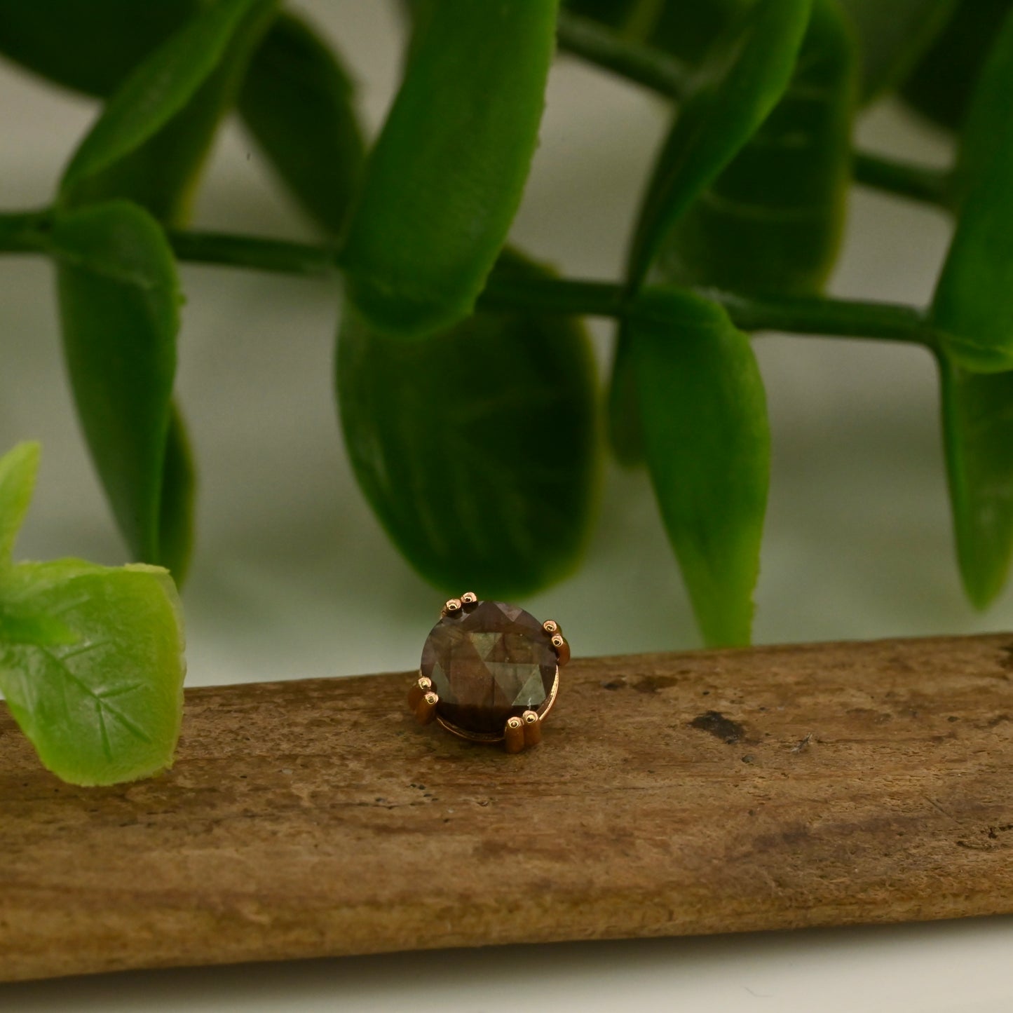 5mm Round Cab Prong - 14g Threaded
