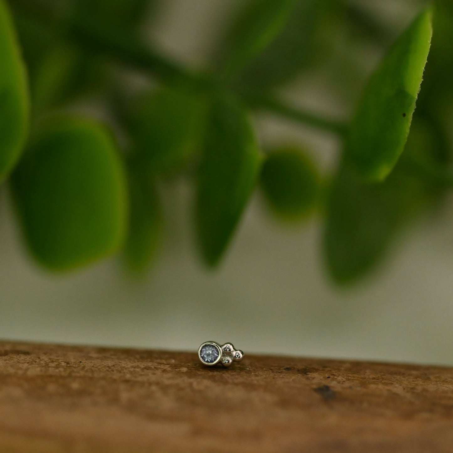 1.5mm Round Bezel with Tri Bead Accent