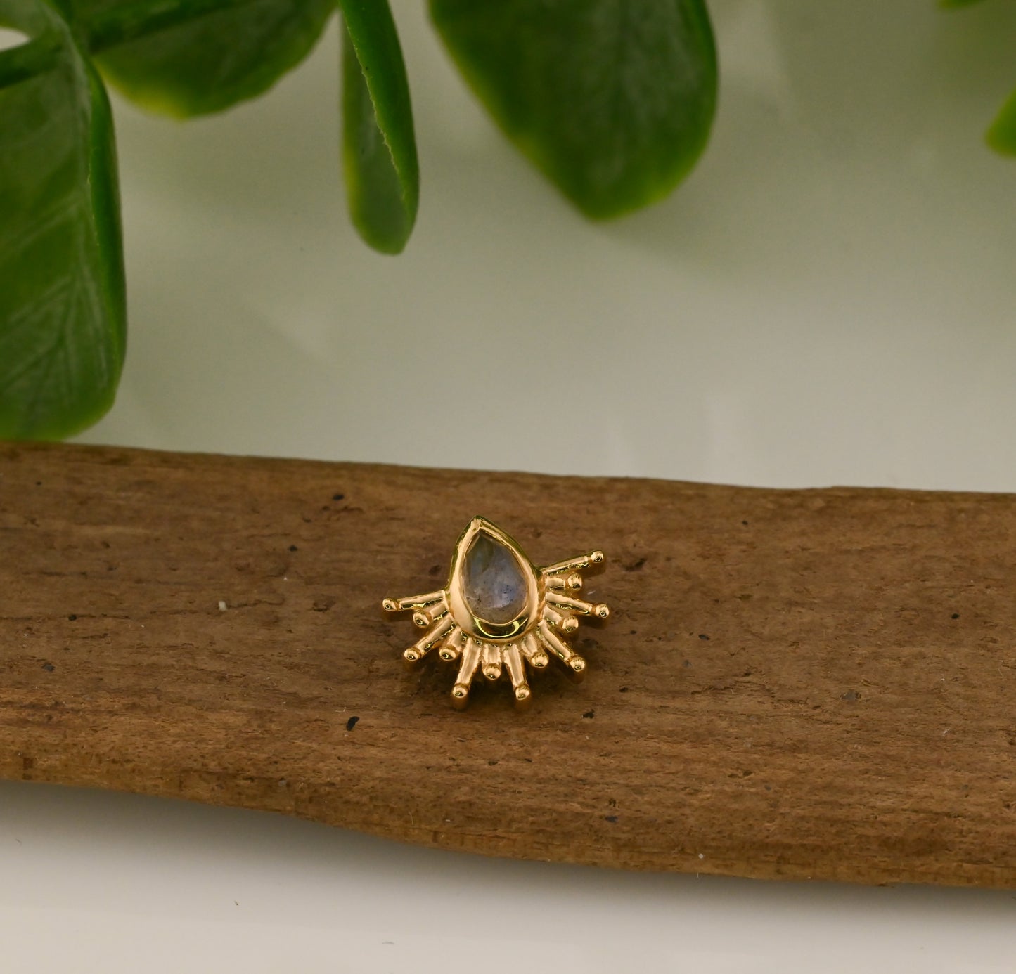 Borderline with Pear Bezel - Threaded