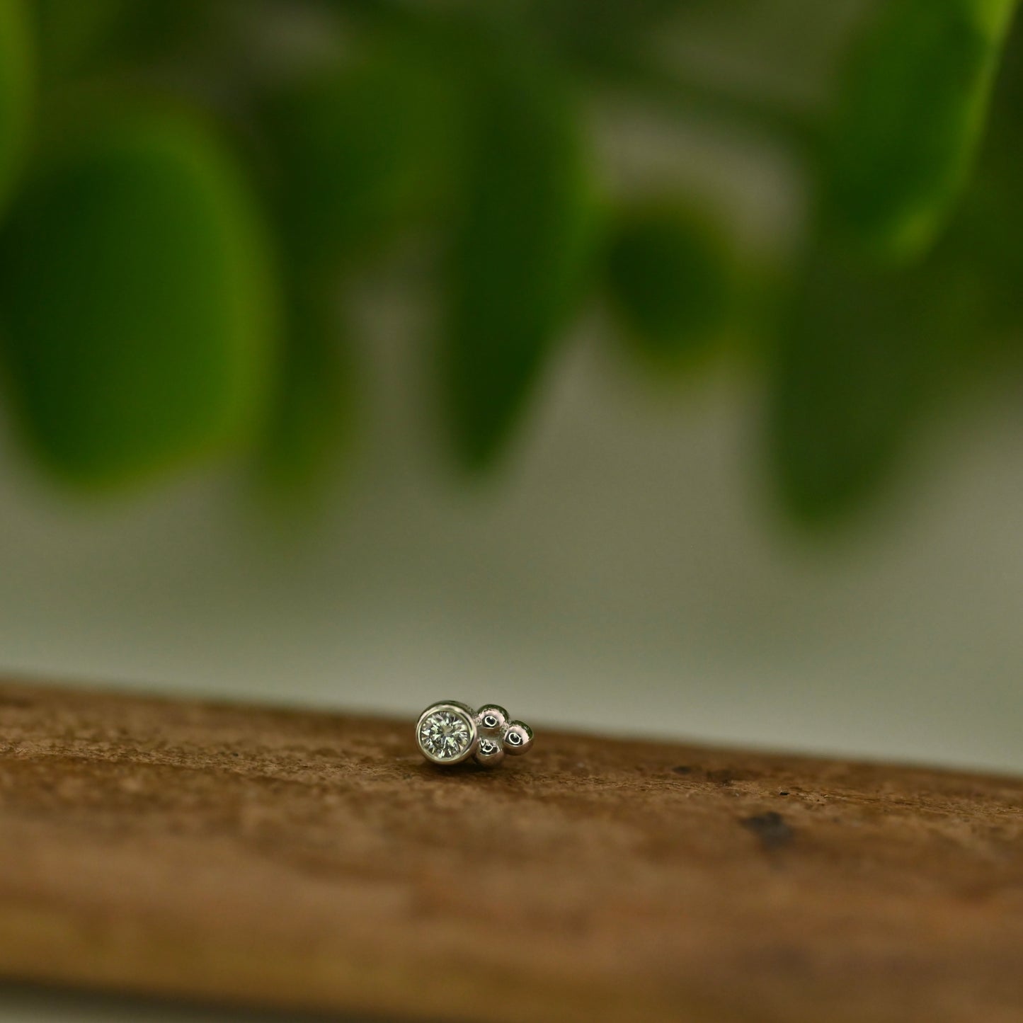1.5mm Round Bezel with Tri Bead Accent