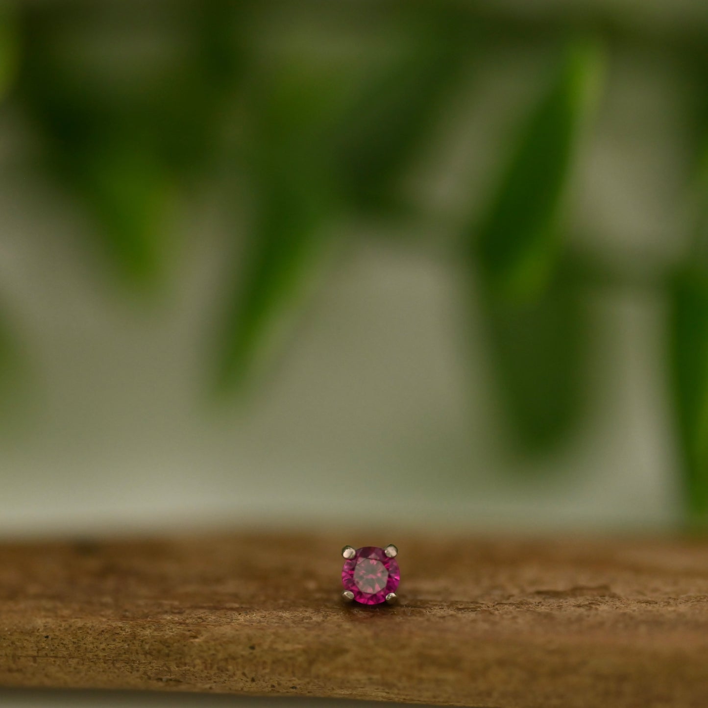 18K Gold Tiffany Prong Set Gem End