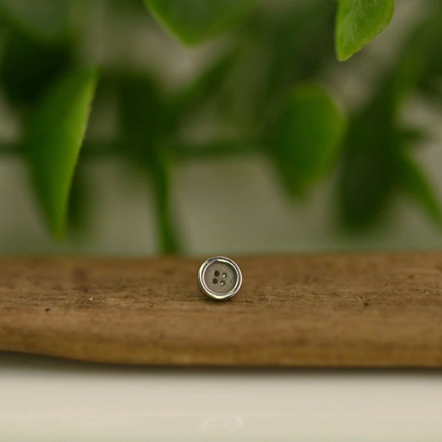 Button - 4mm - Threaded
