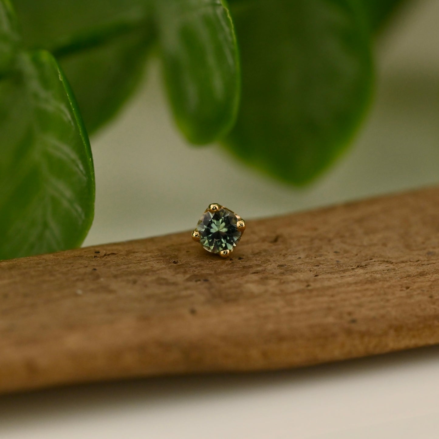 3mm Round 4 Prong - Threadless