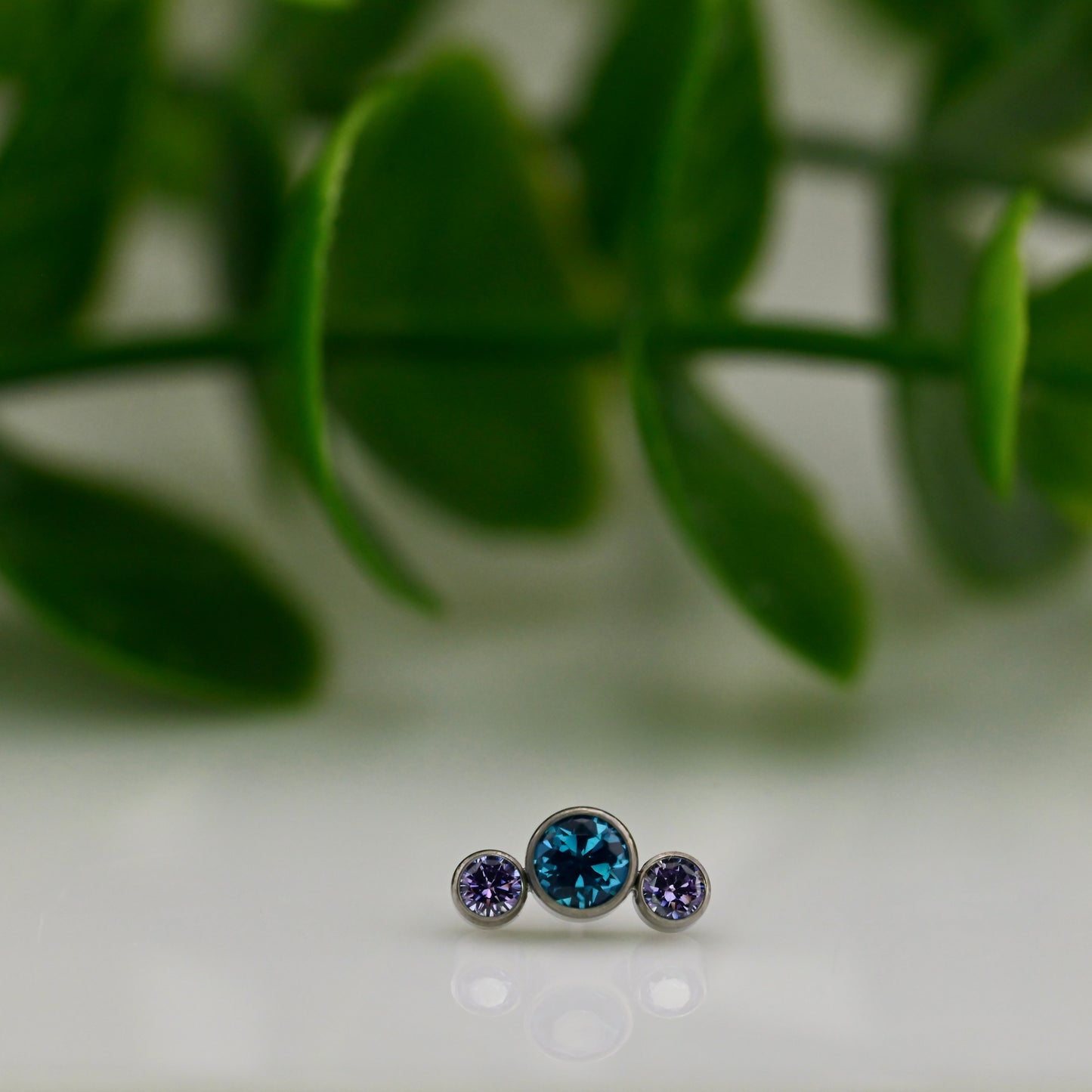 Titanium 3 Gem Curve - Threadless