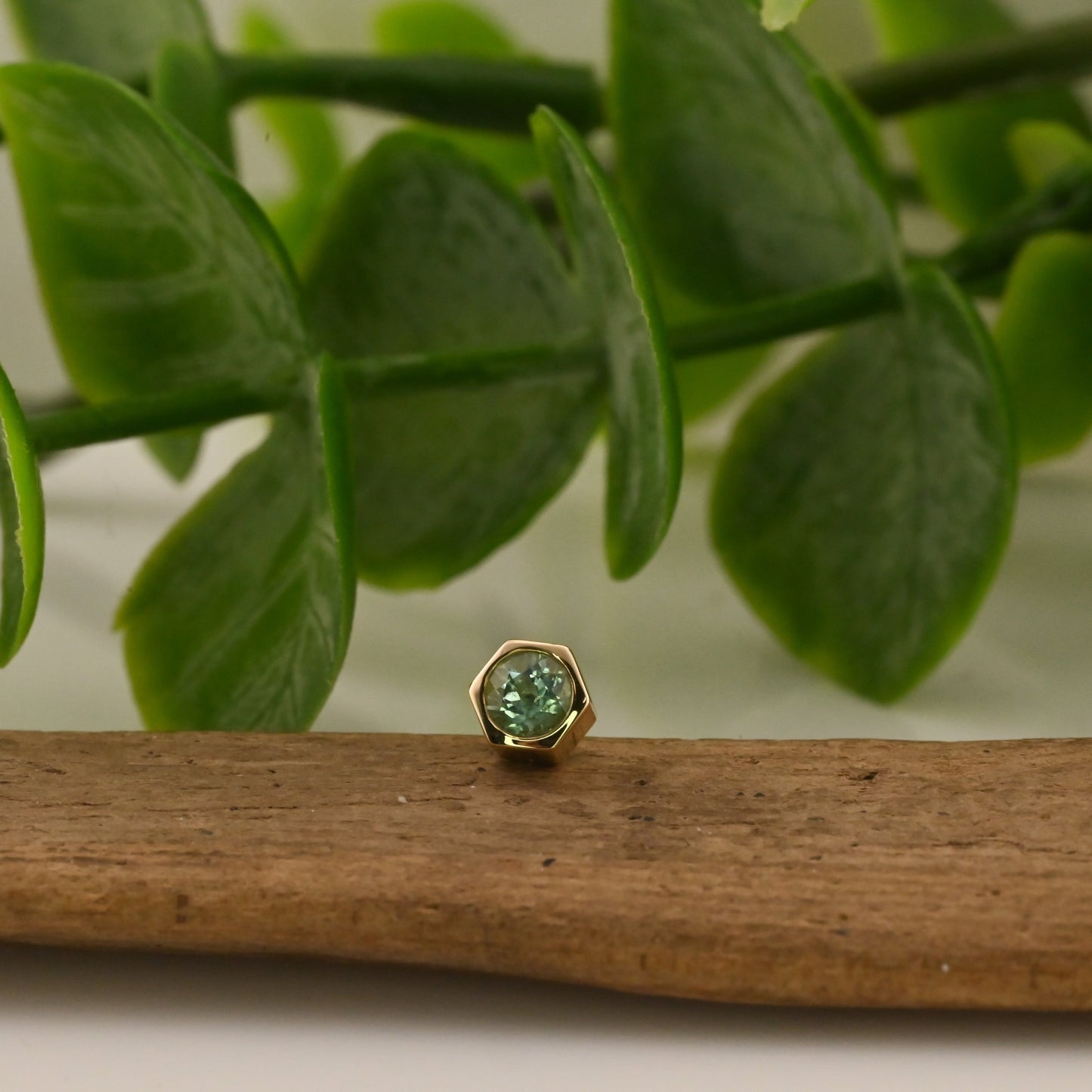 4mm Single Honeycomb with Gemstone - Threadless