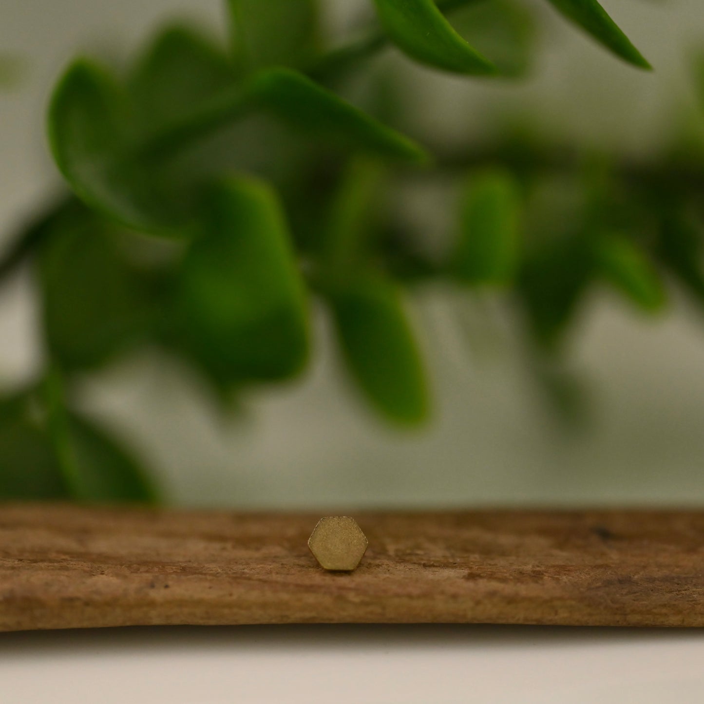 4mm Flat Hexagon - 16g Threaded