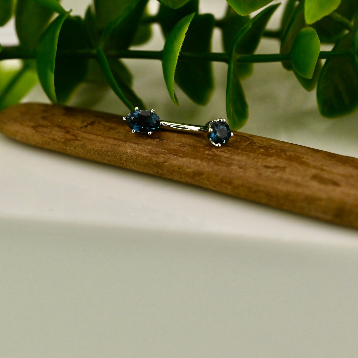 6 Prong Oval Navel Curve