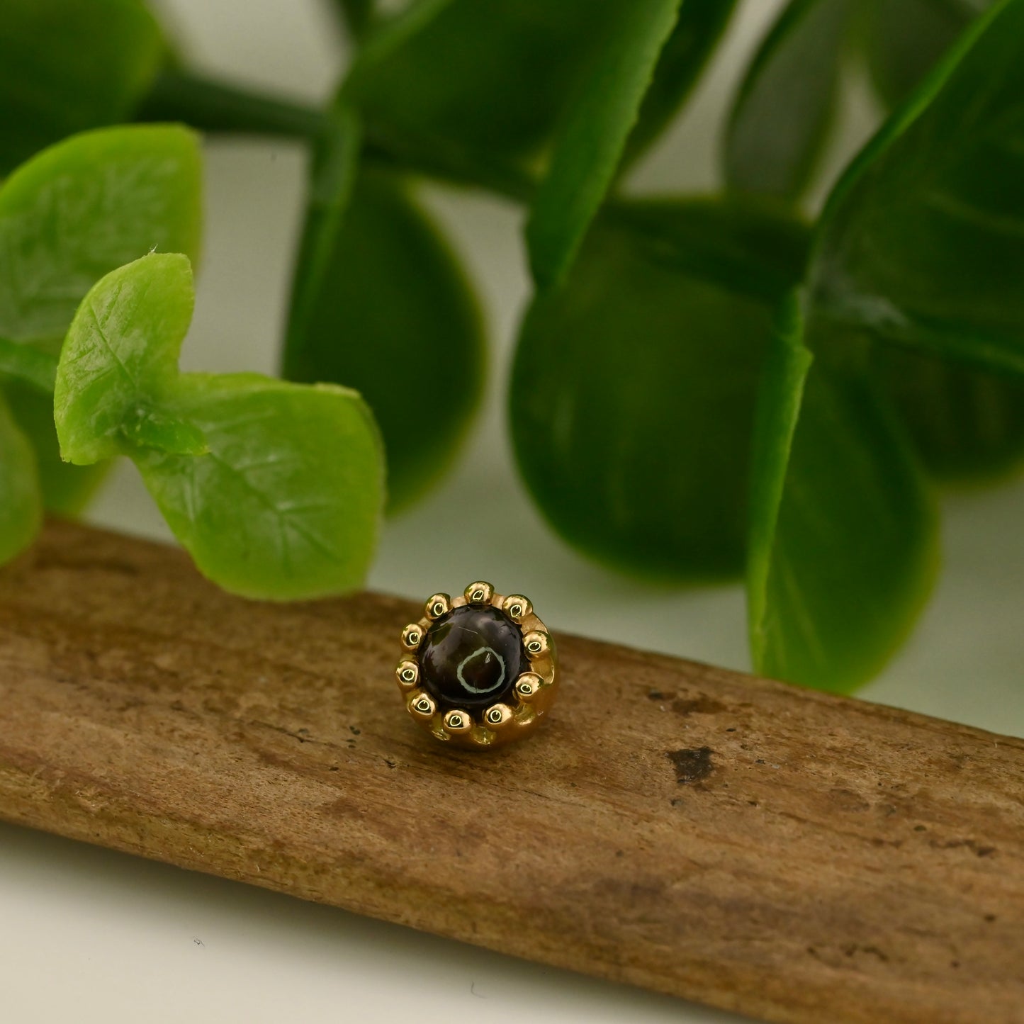 Cabochon Crown Prong