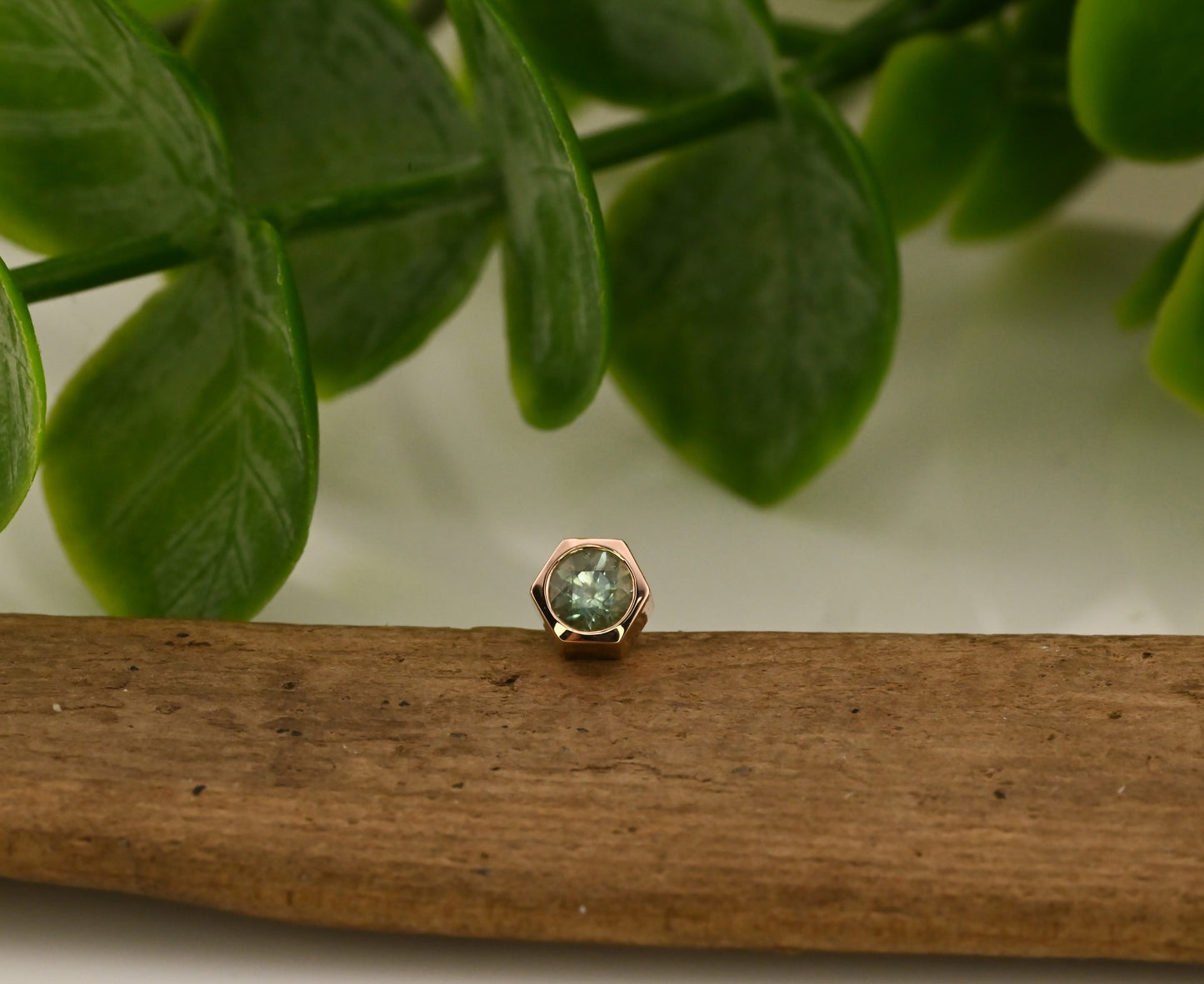 4mm Single Honeycomb with Gemstone - Threadless