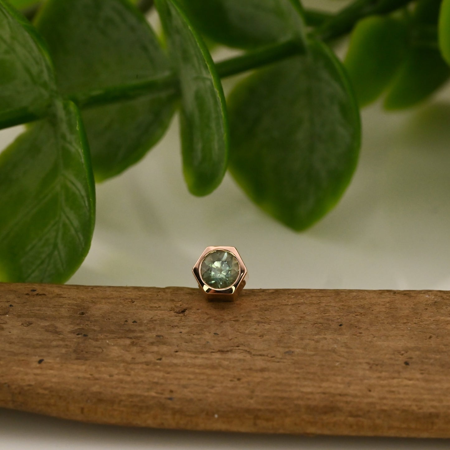 4mm Single Honeycomb with Gemstone - Threadless