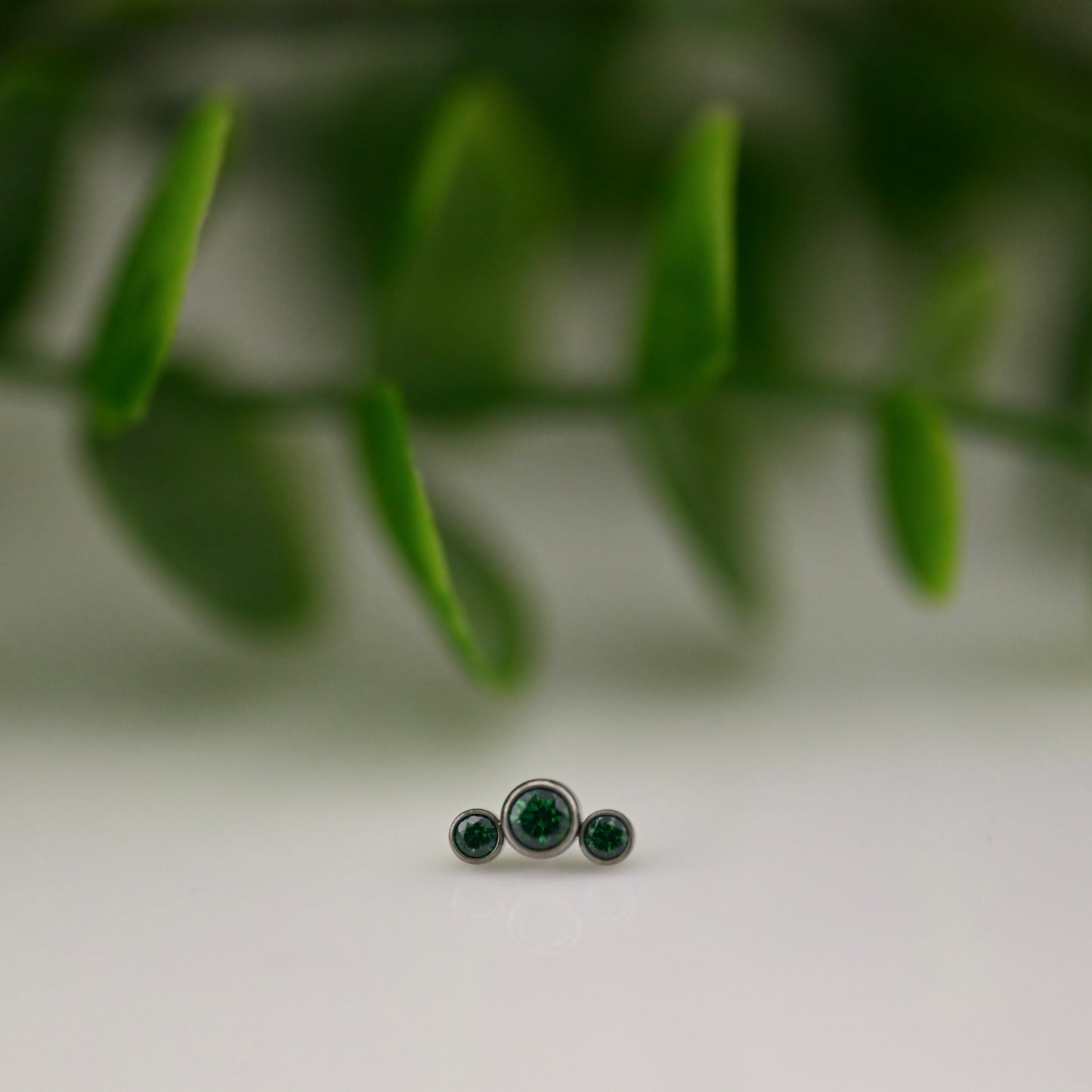 Titanium 3 Gem Curve - Threadless