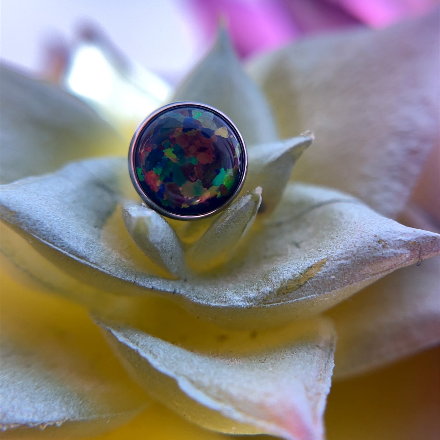 Titanium Bezel Set Gem - 14g Threaded