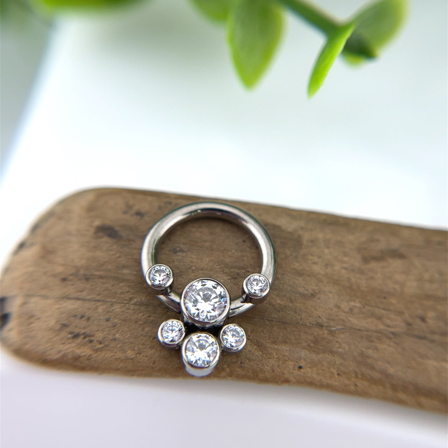Front Threaded Captive Bead Ring with Front Facing Gems and 4 Gem Captive Cluster