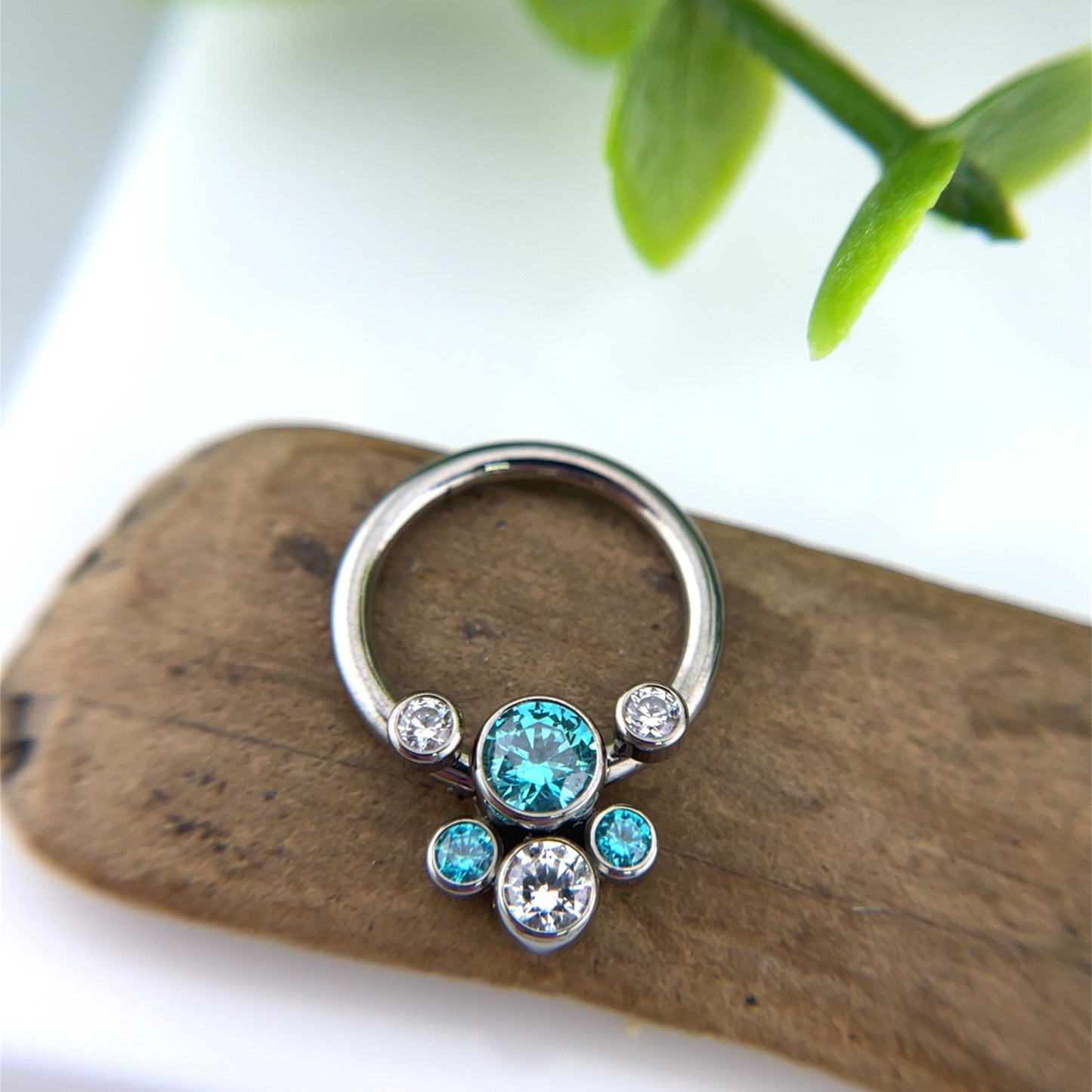 Front Threaded Captive Bead Ring with Front Facing Gems and 4 Gem Captive Cluster