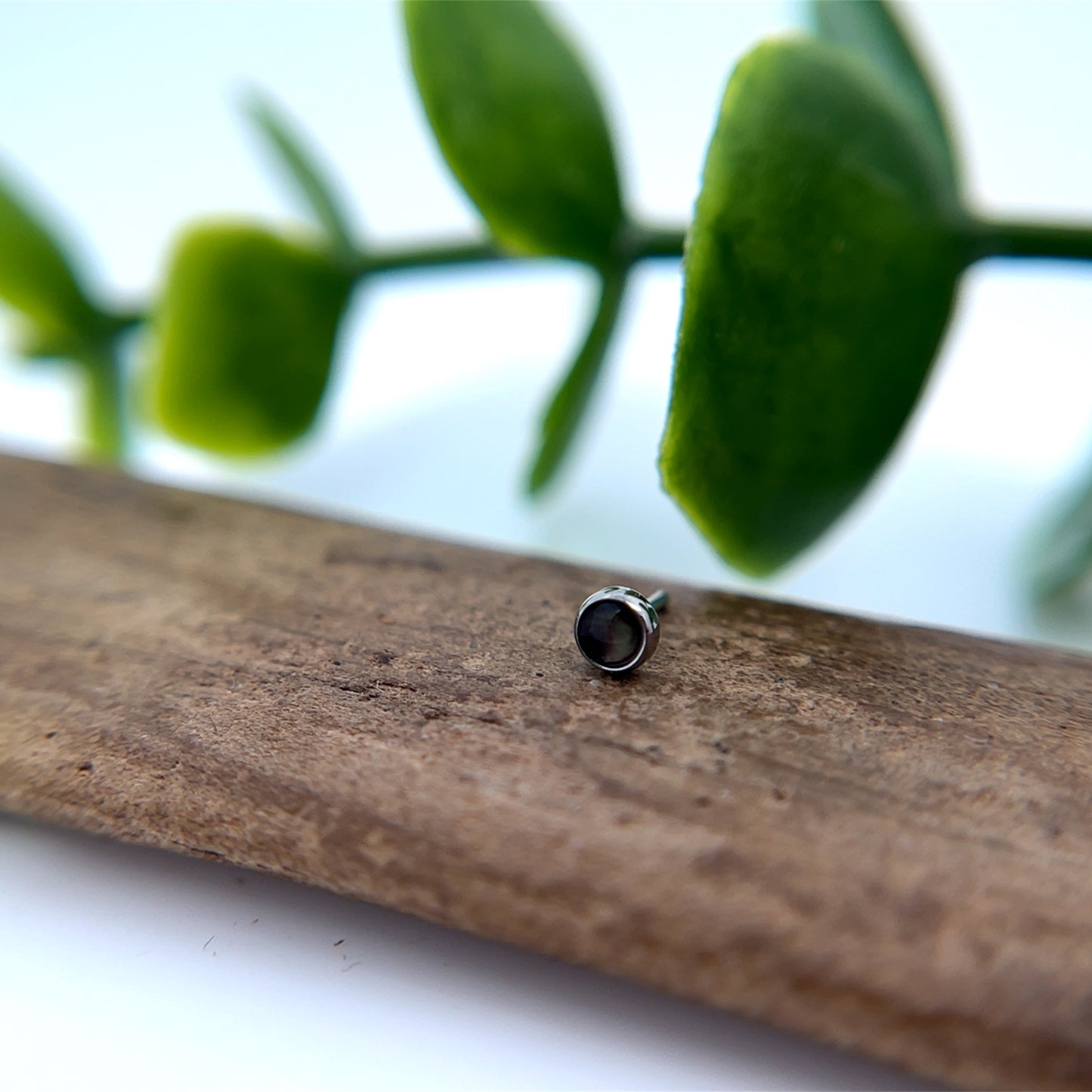 2mm Mother of Pearl Cabochon