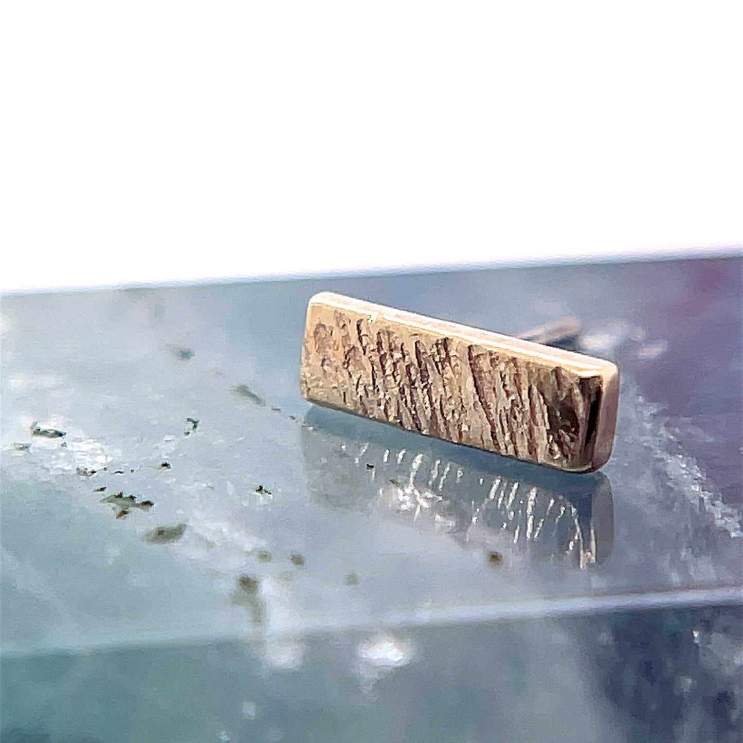 Threadless 14K Gold Bar with Tiger Texture - Agave in Bloom