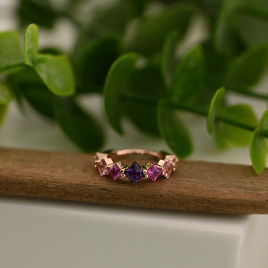 Graduating Tiffany Hinge Ring - Navel Facing
