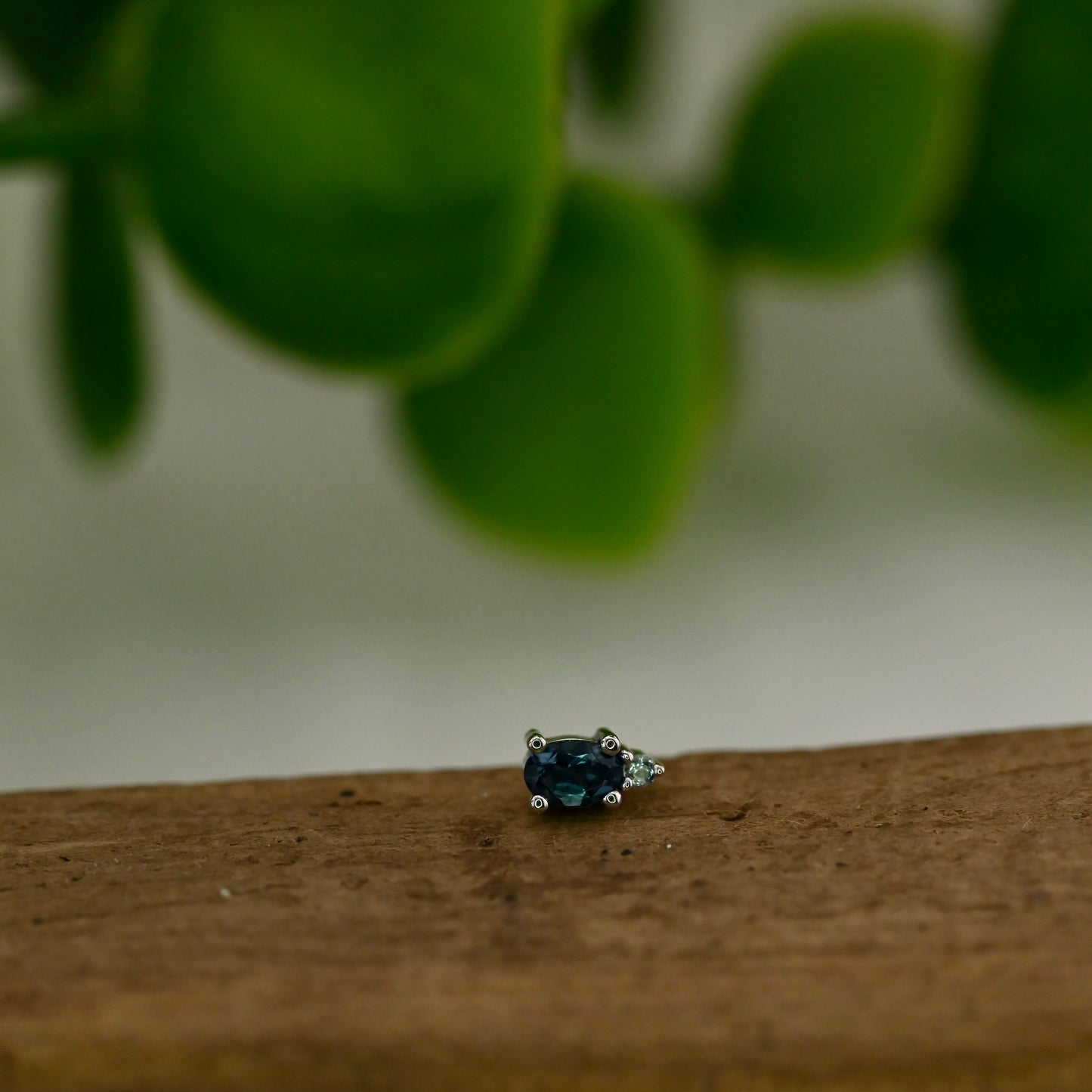 Oval Prong with Single Accent
