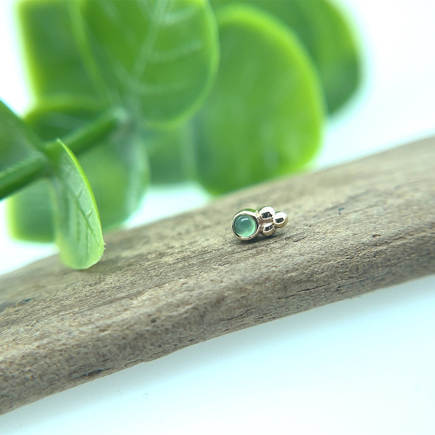 1.5mm Round Bezel with Tri Bead Accent - Agave in Bloom