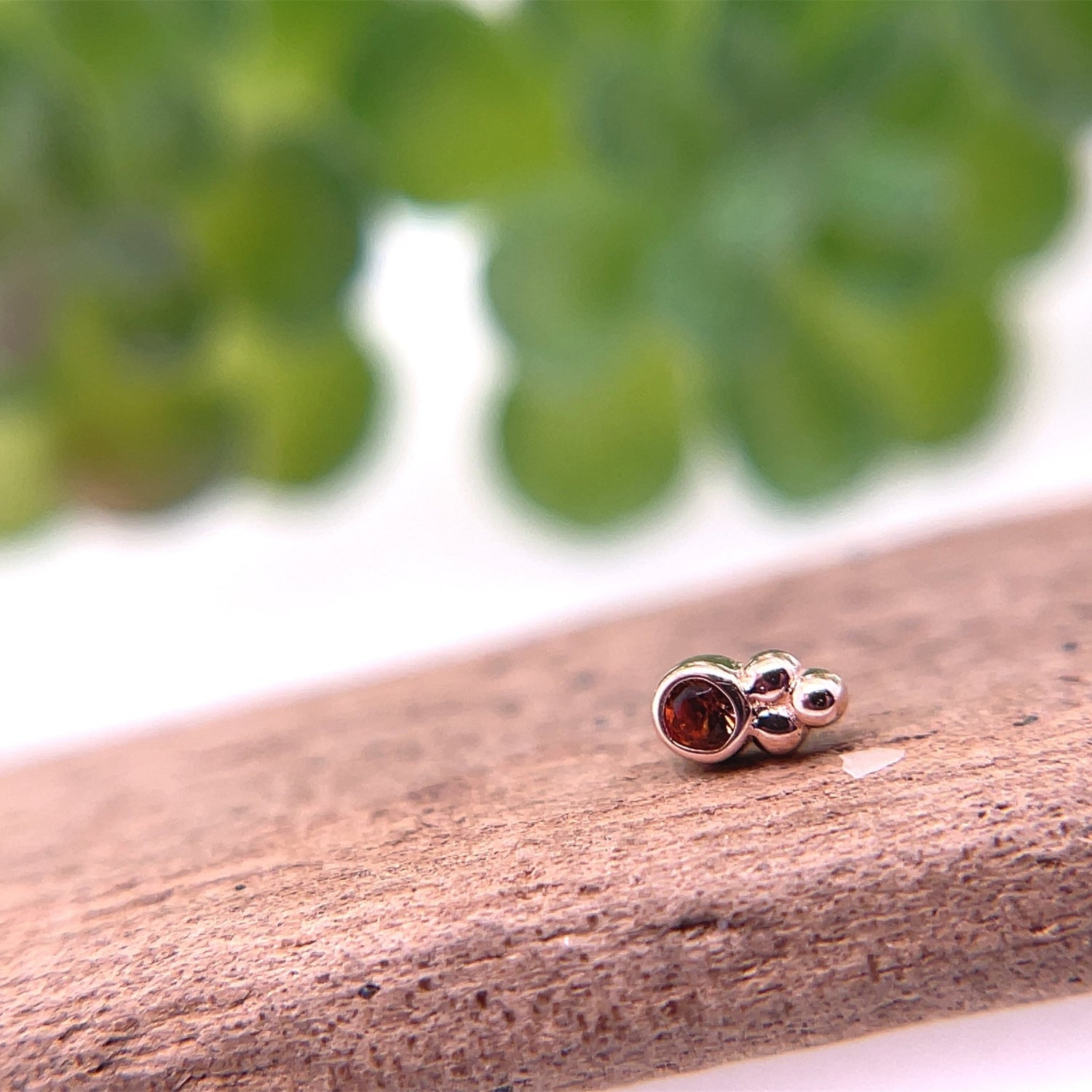 1.5mm Round Bezel with Tri Bead Accent - Agave in Bloom