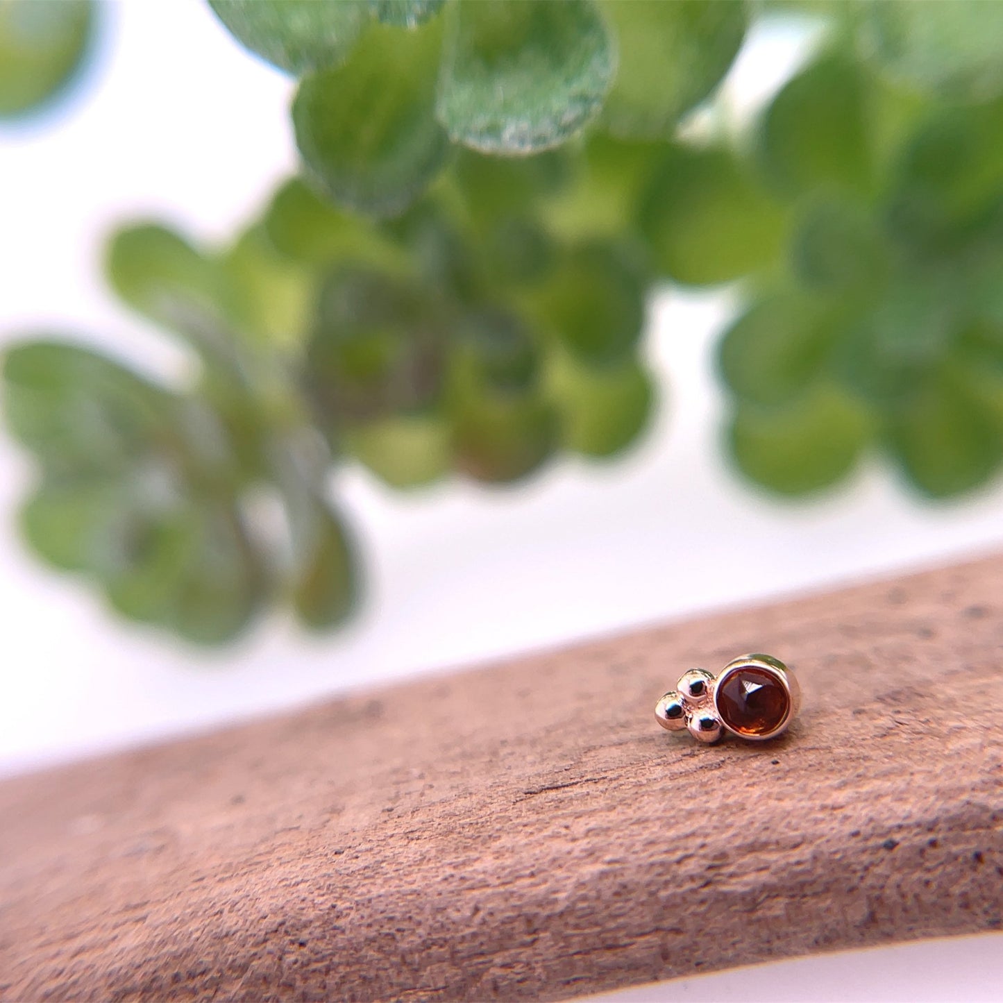 1.5mm Round Bezel with Tri Bead Accent - Agave in Bloom