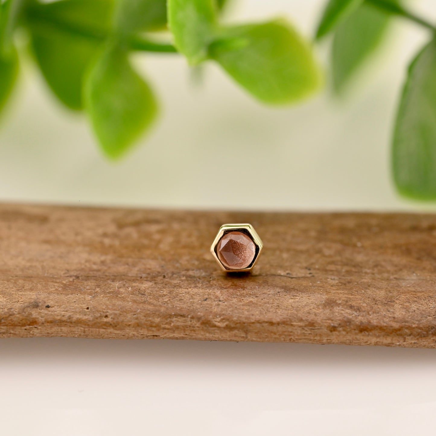 4mm Single Honeycomb with Gemstone - Threadless